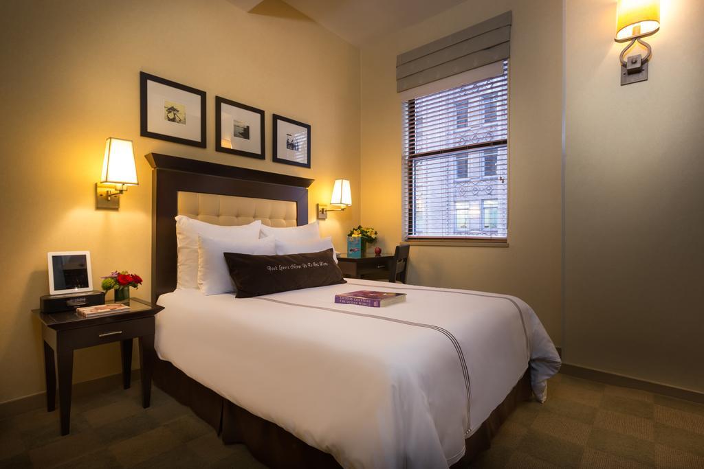 Quarto Petite com 1 Cama de Casal