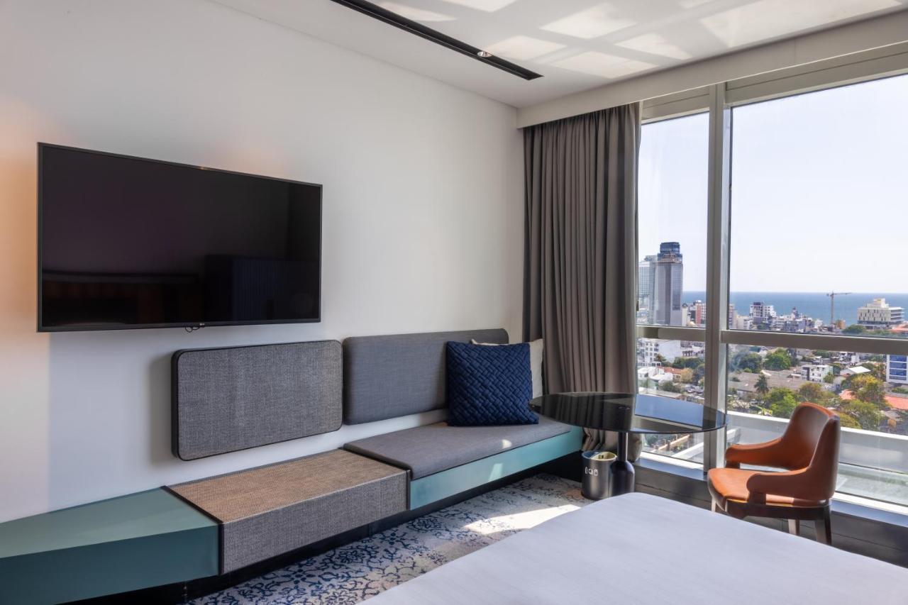 Premier King Room with Ocean View  – Includes a 20% discount at Beira Kitchen and Ala Carte