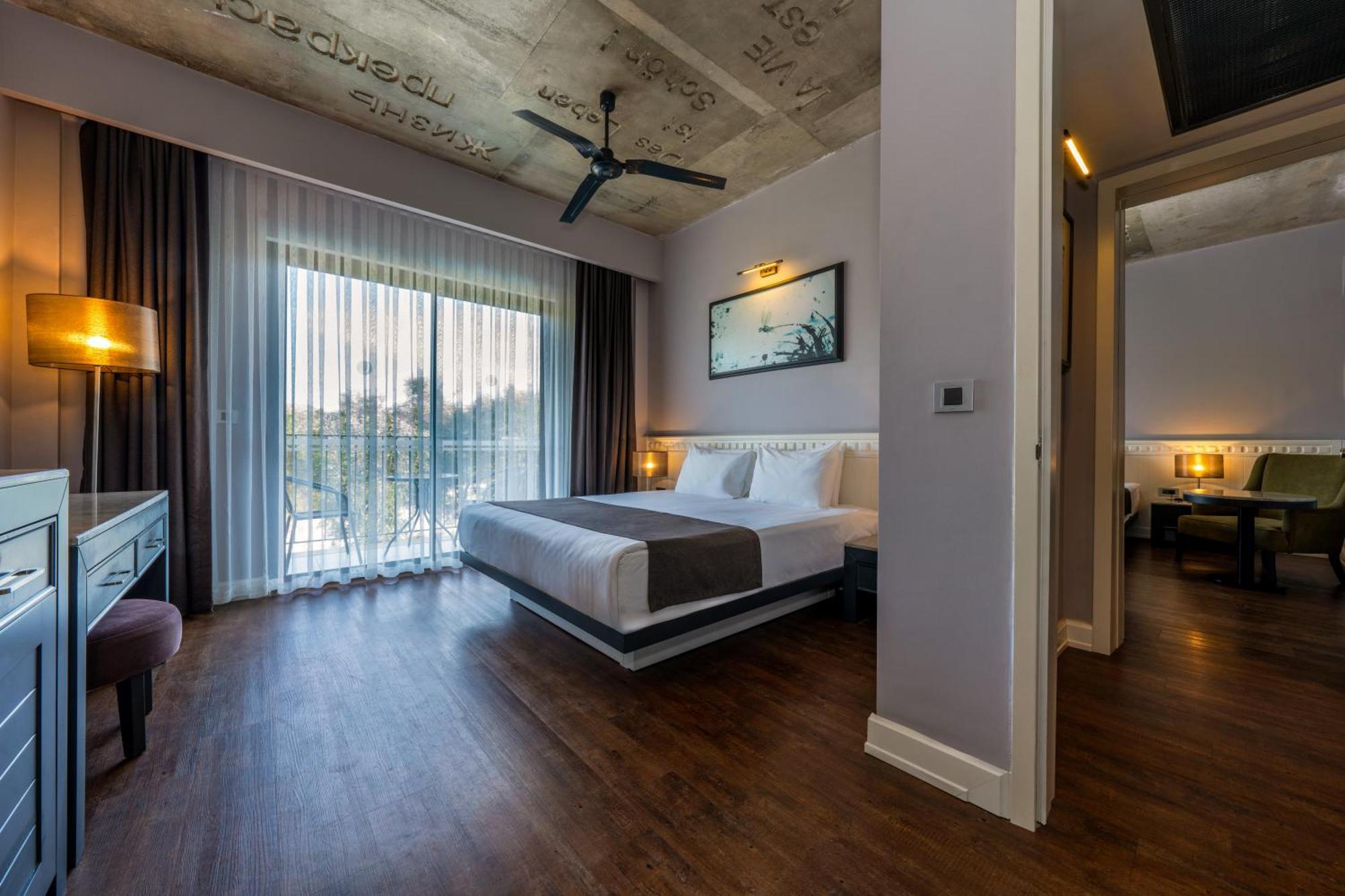 Habitación Familiar con piscina