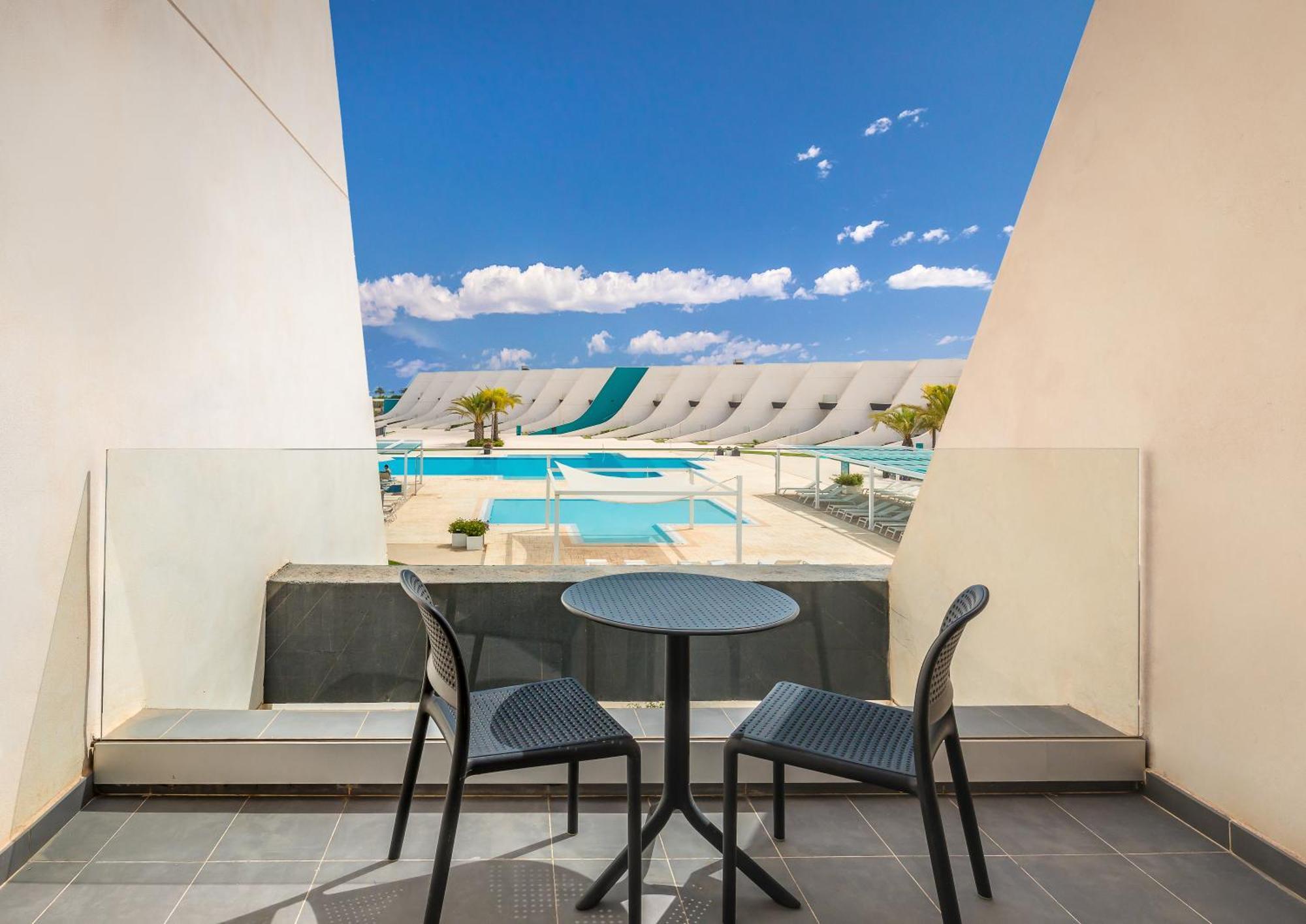 Superior Family Room,1507124887:JPEG