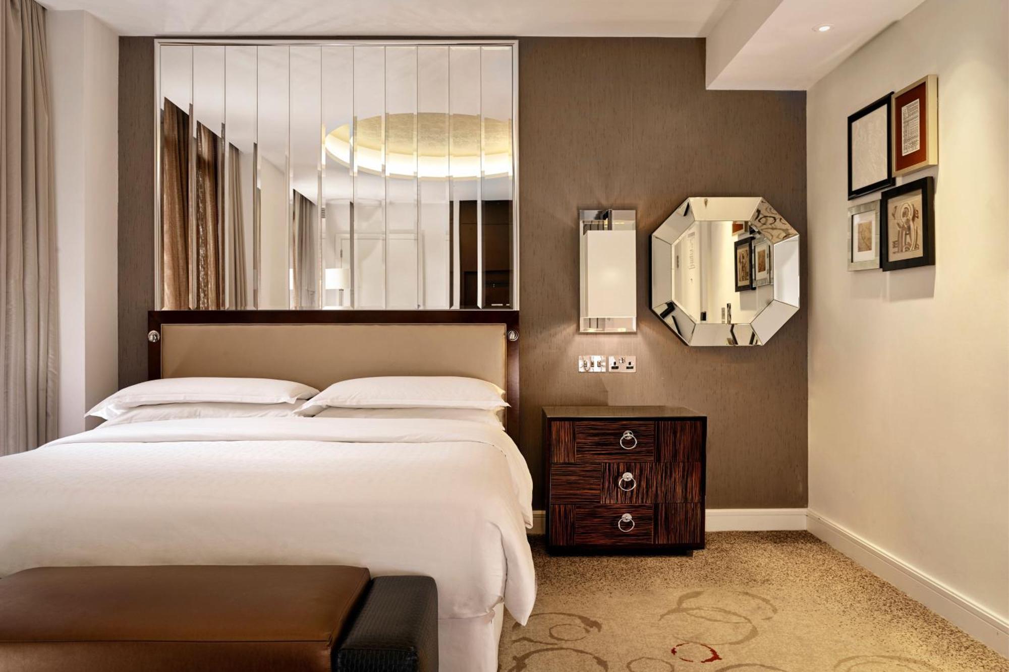 Deluxe Queen Room,1516356904:JPEG