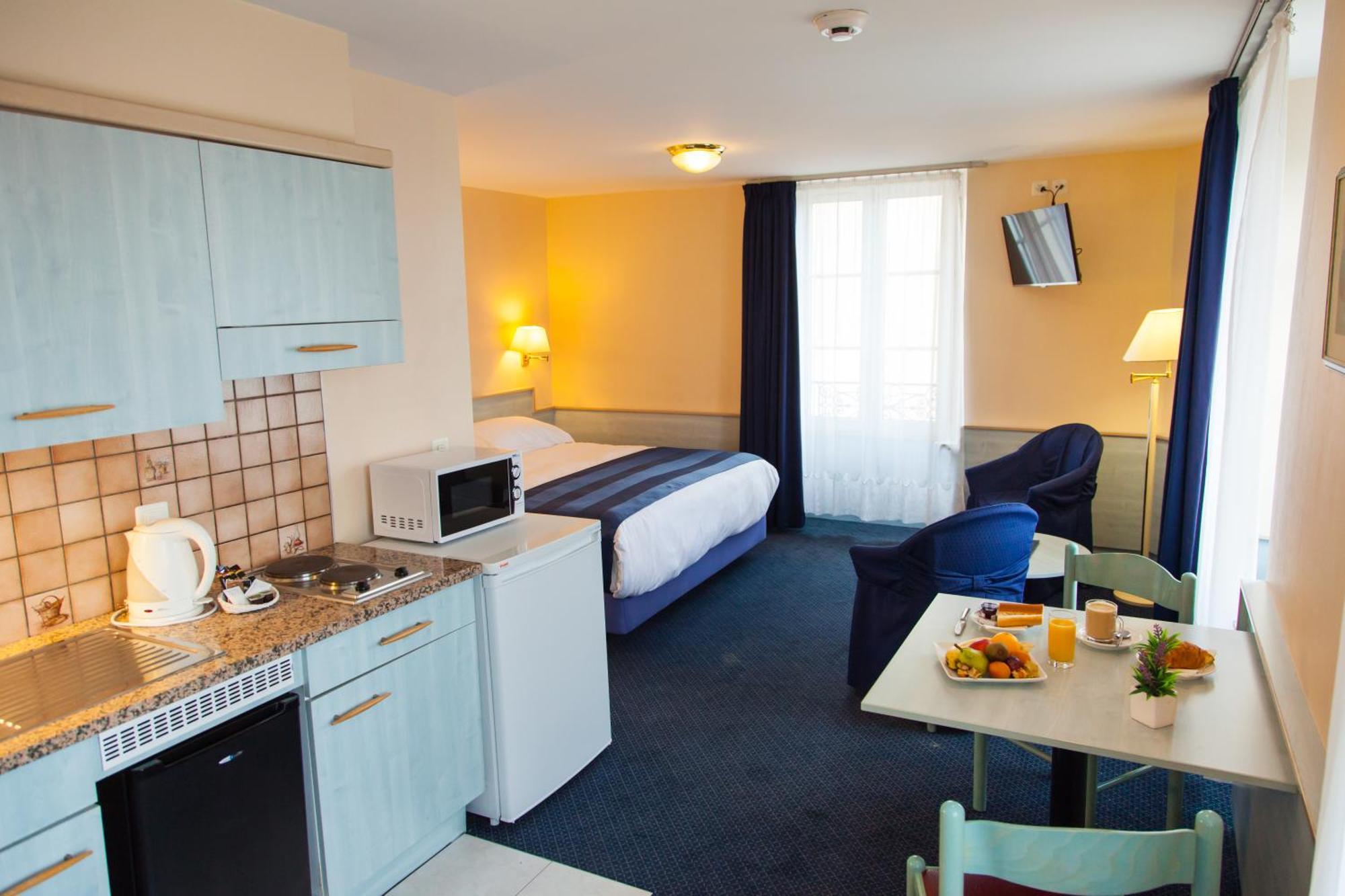 Superior Double Room Kitchenette