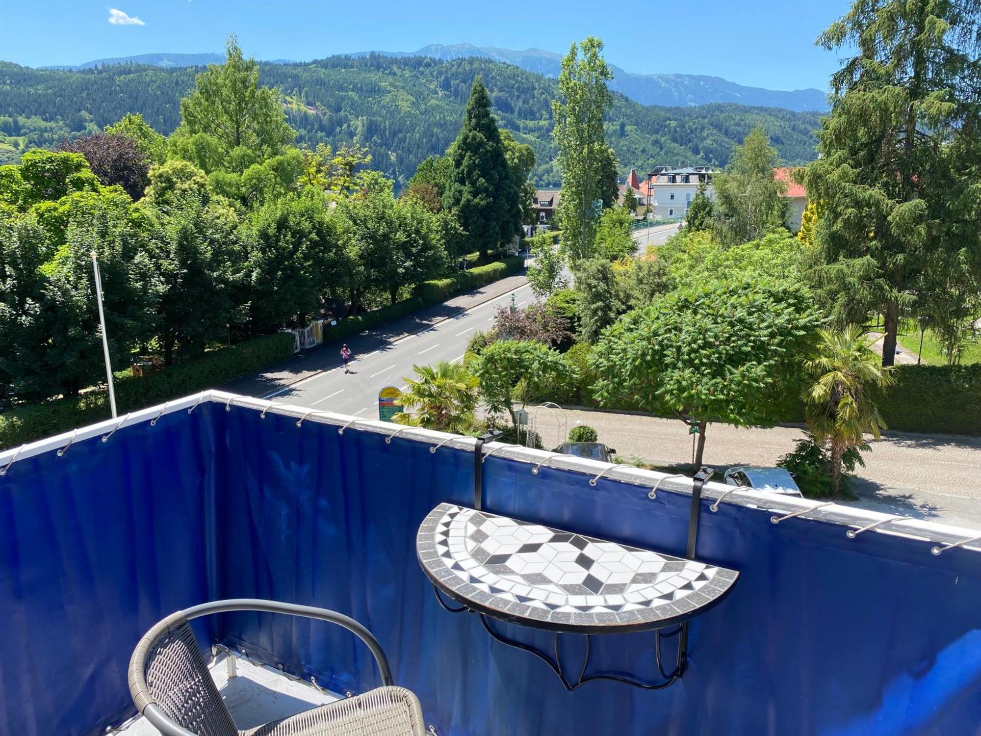 Doppelzimmer mit Balkon