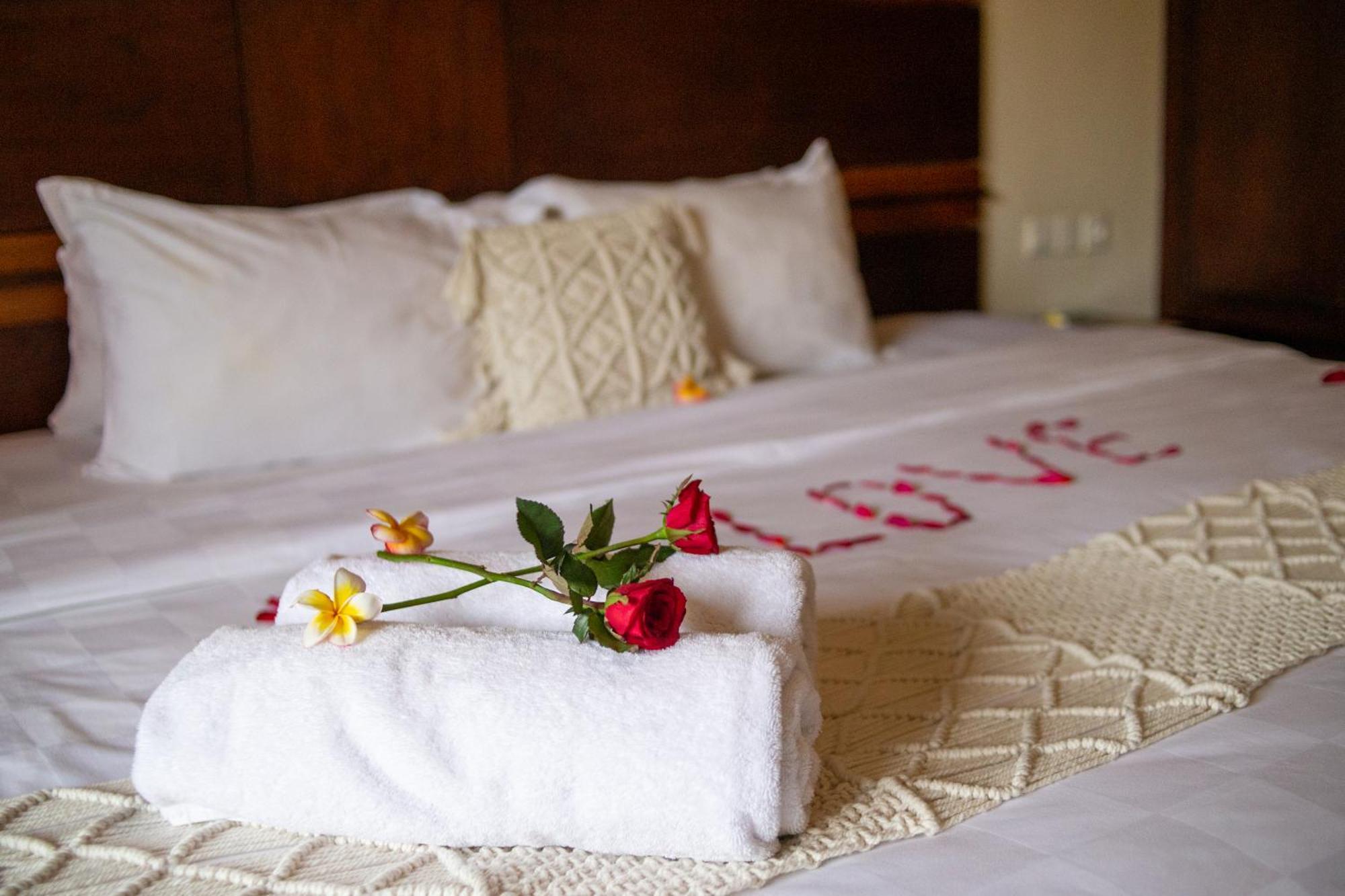 Deluxe Double or Twin Room Pool View