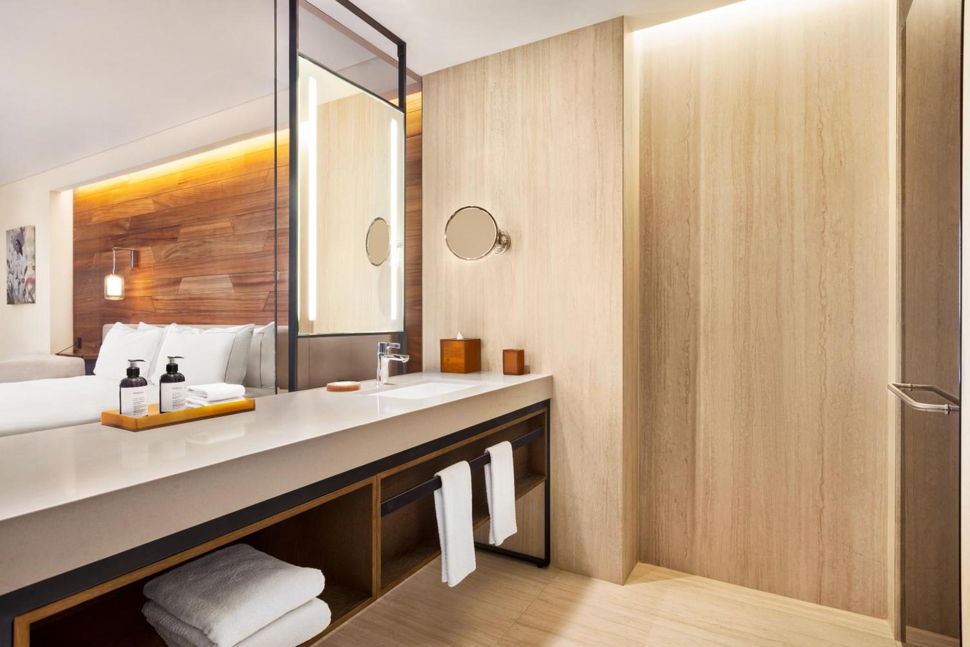 King Room with Ocean View - High floor