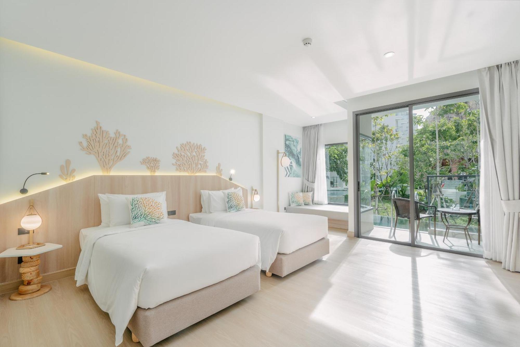Chambre de Luxe - Accès Piscine