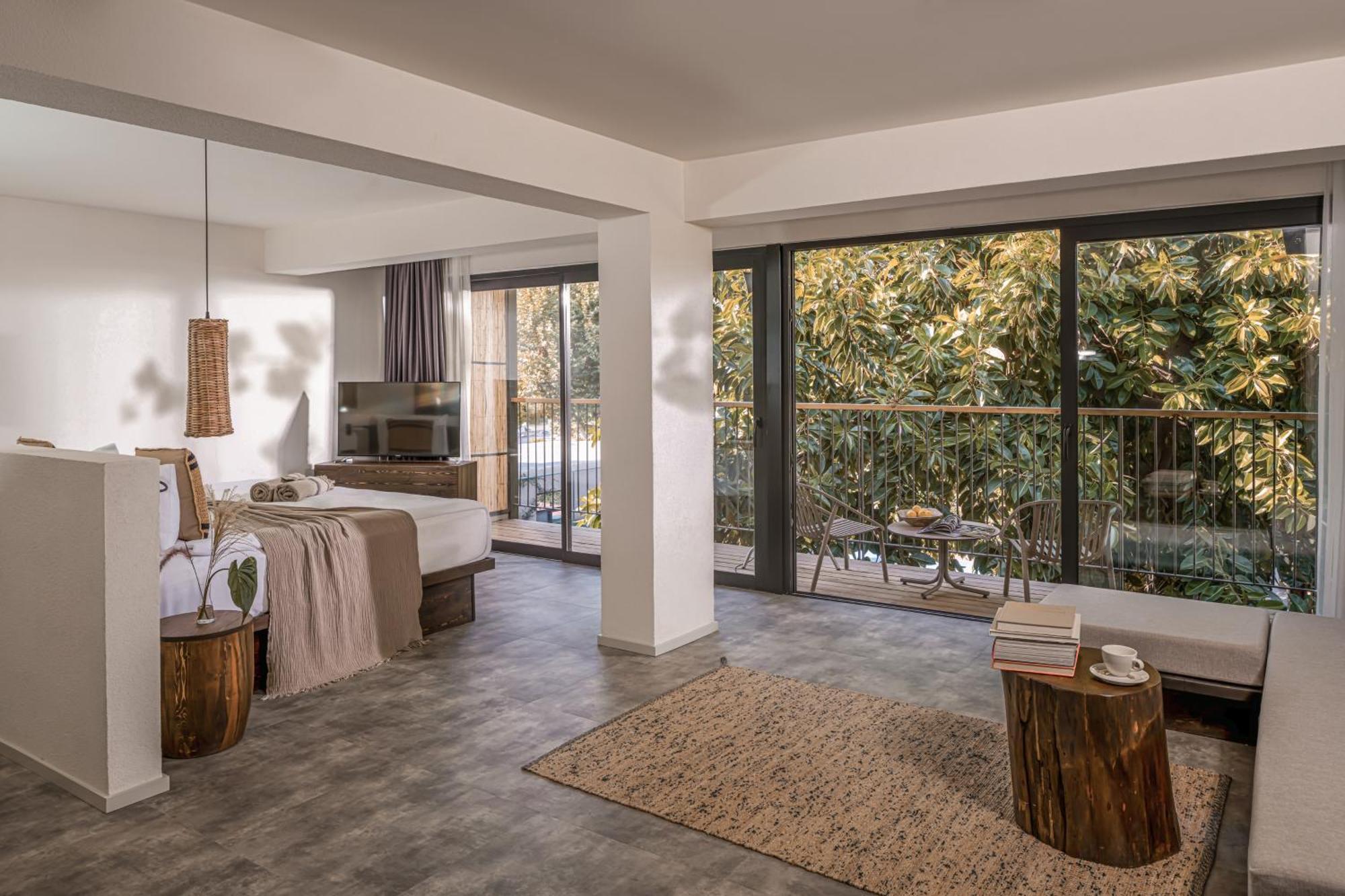 Deluxe Suite
