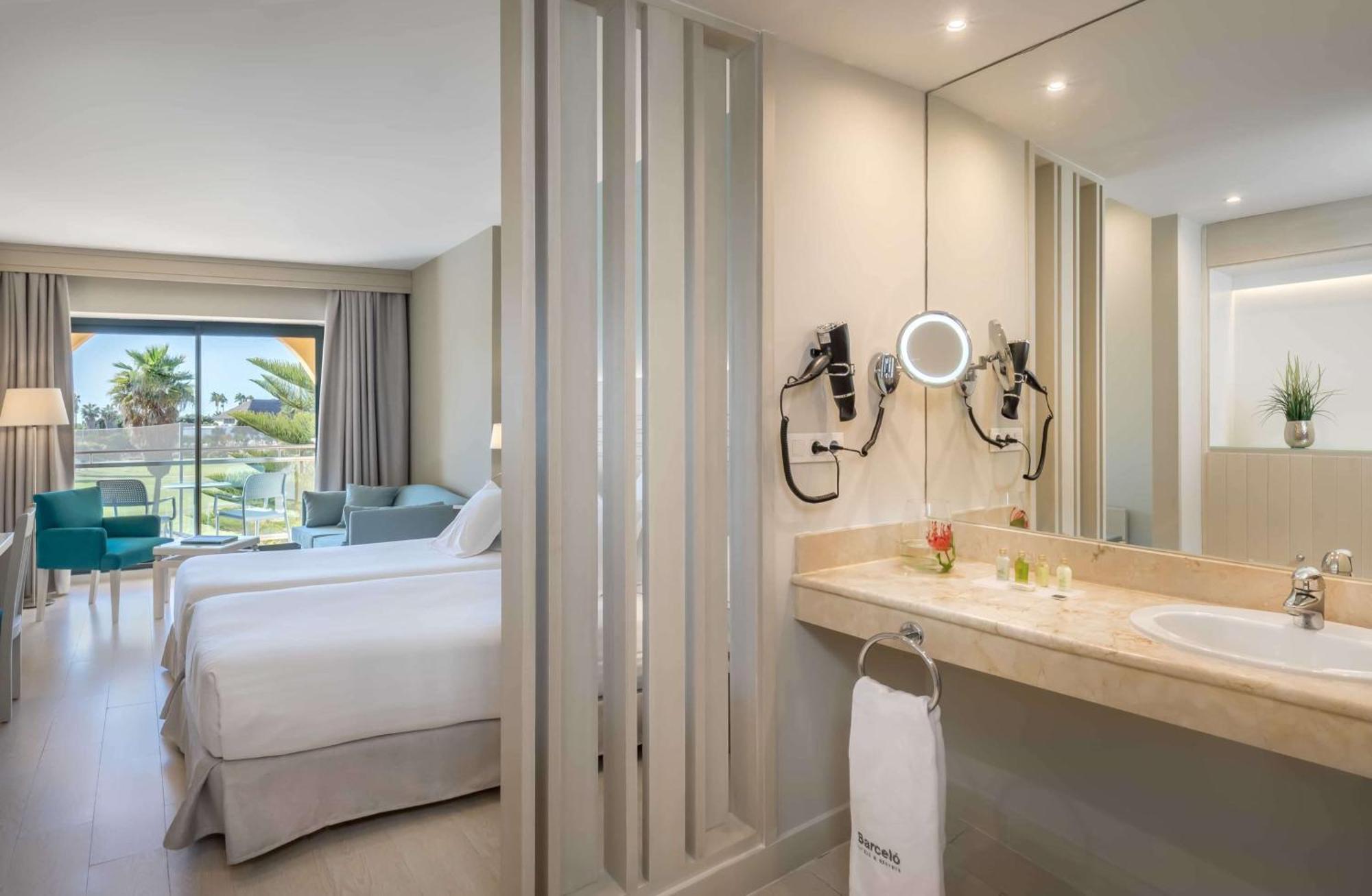 Superior Doppel- oder Zweibettzimmer mit Terrasse und Golfpaket
