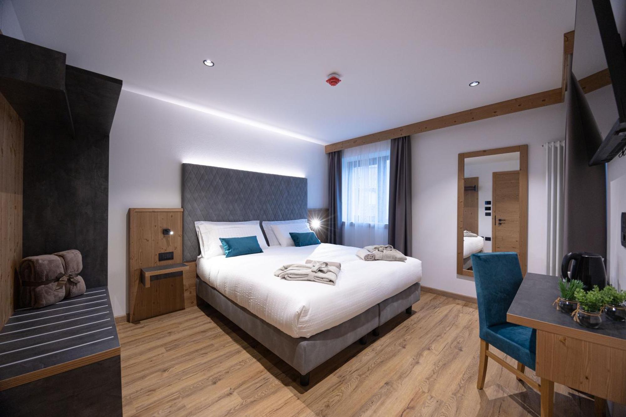 Standard Double or Twin Room Balcony