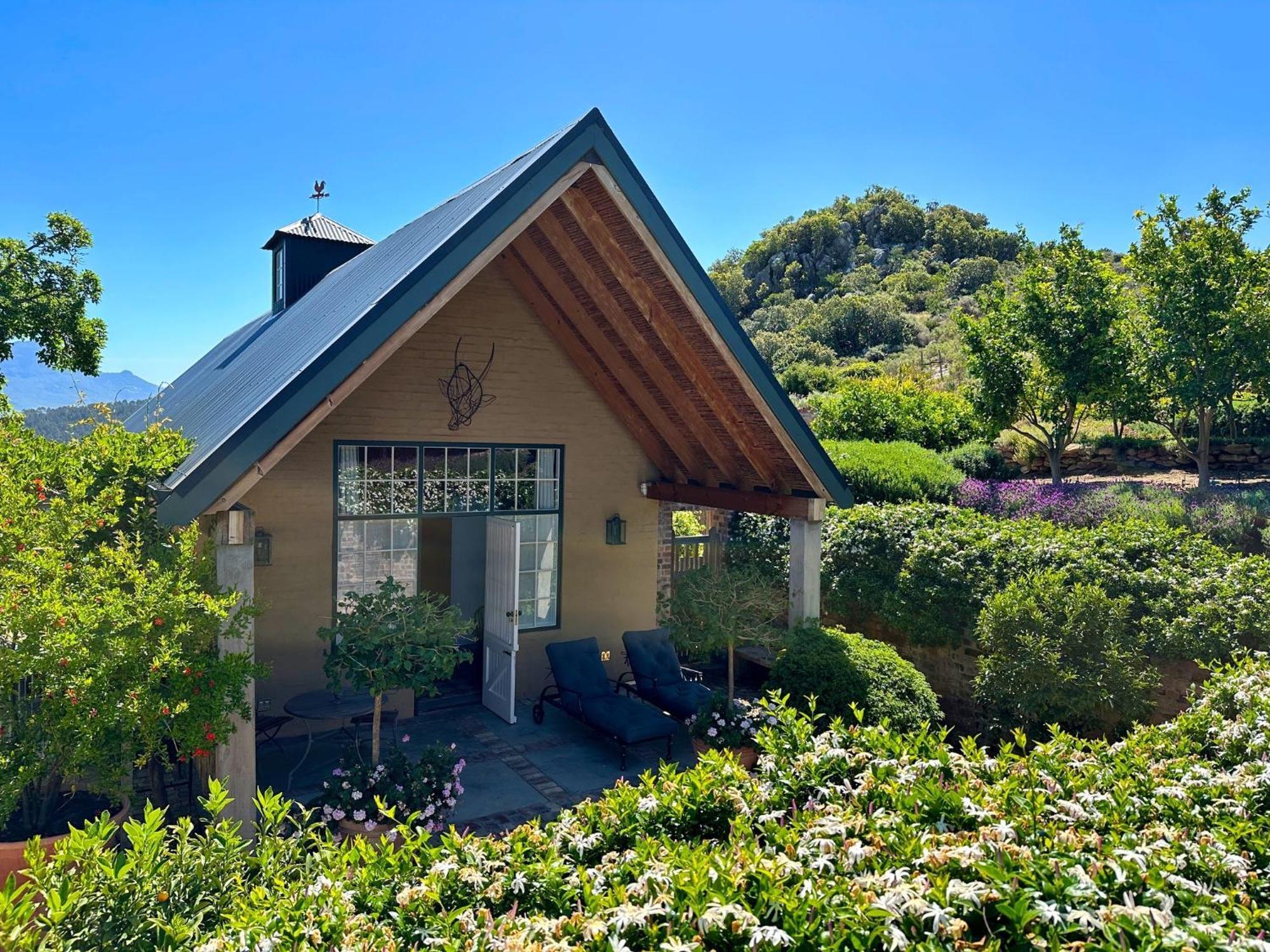 Standard Twin Room Garden View