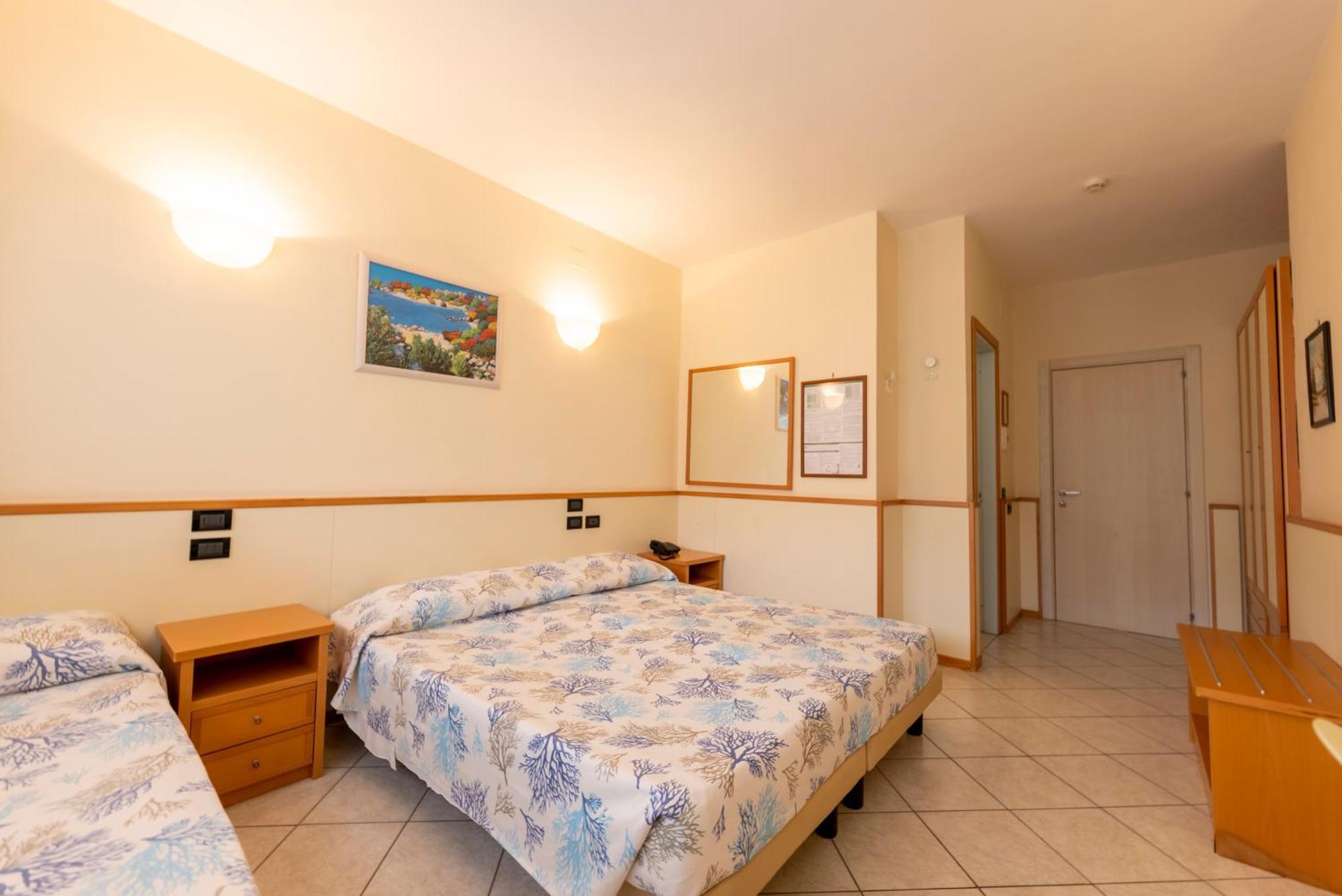 Double or Twin Room,1543540498:JPEG