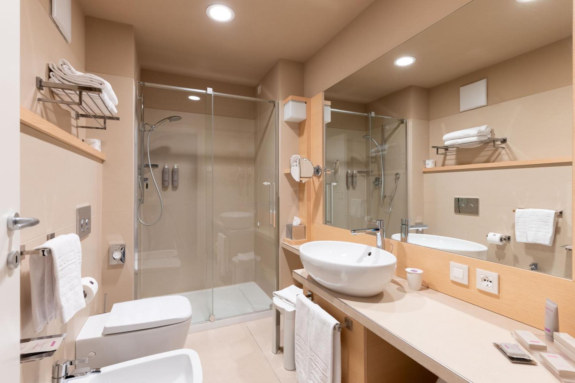 Double or Twin Room Pool View