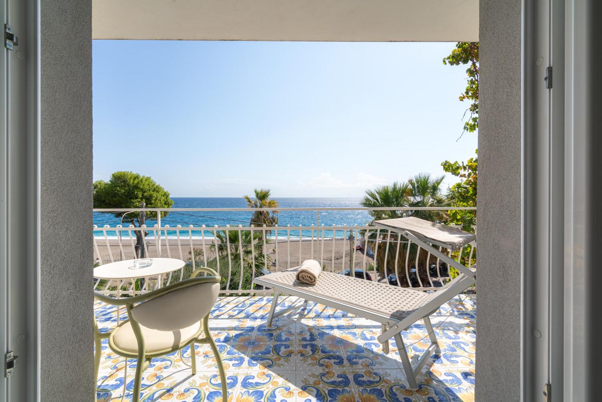 Deluxe Double or Twin Room Sea View