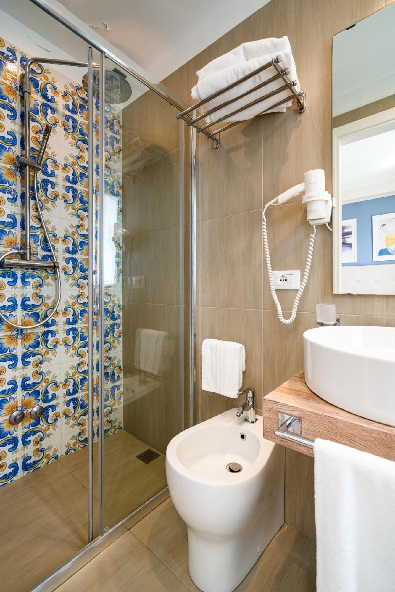 Double or Twin Room Side Sea View