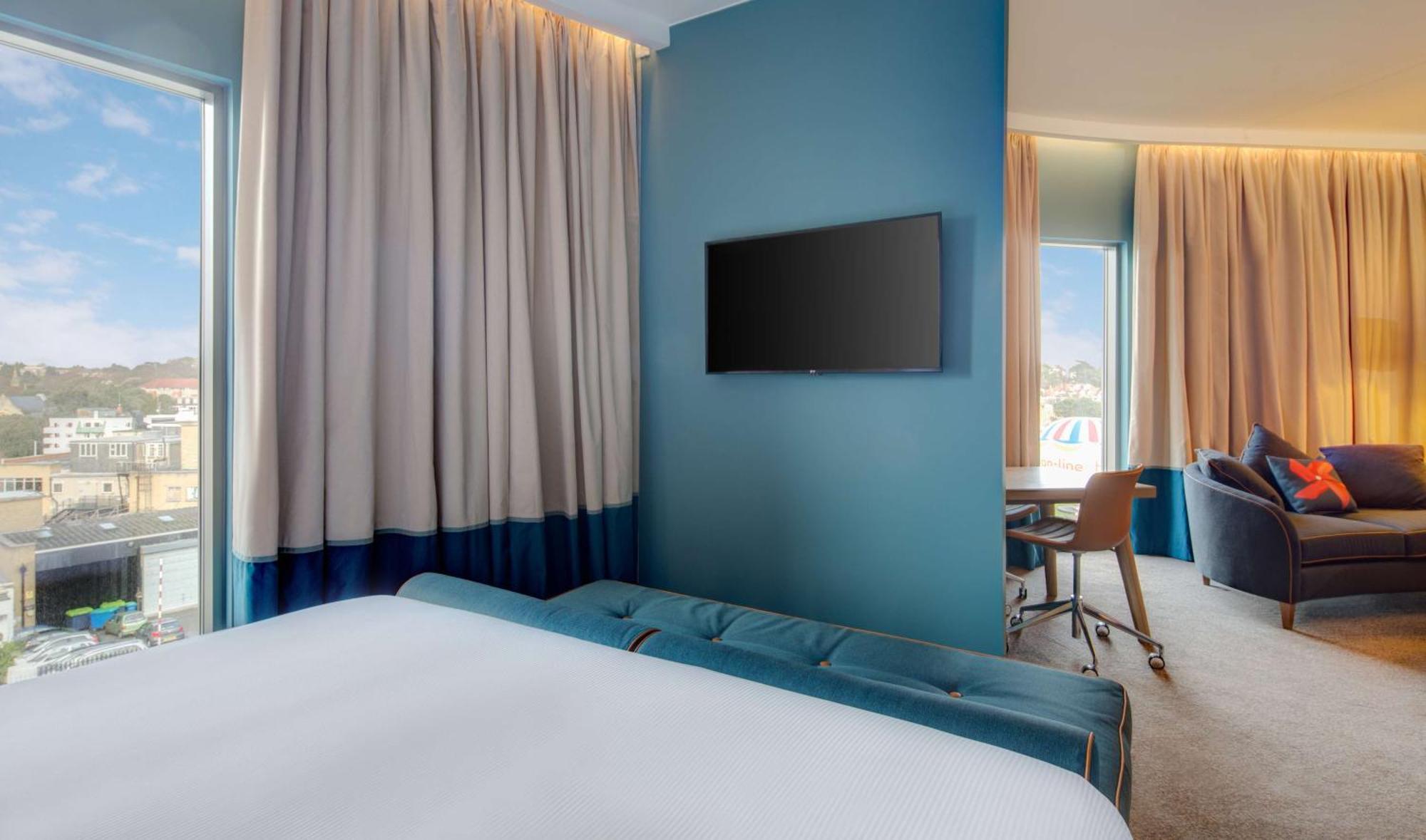 Junior Suite,1548879877:JPEG
