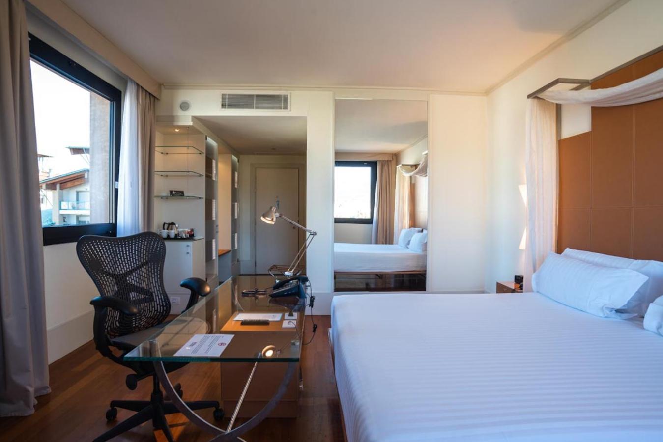 Deluxe Zimmer mit Kingsize-Bett