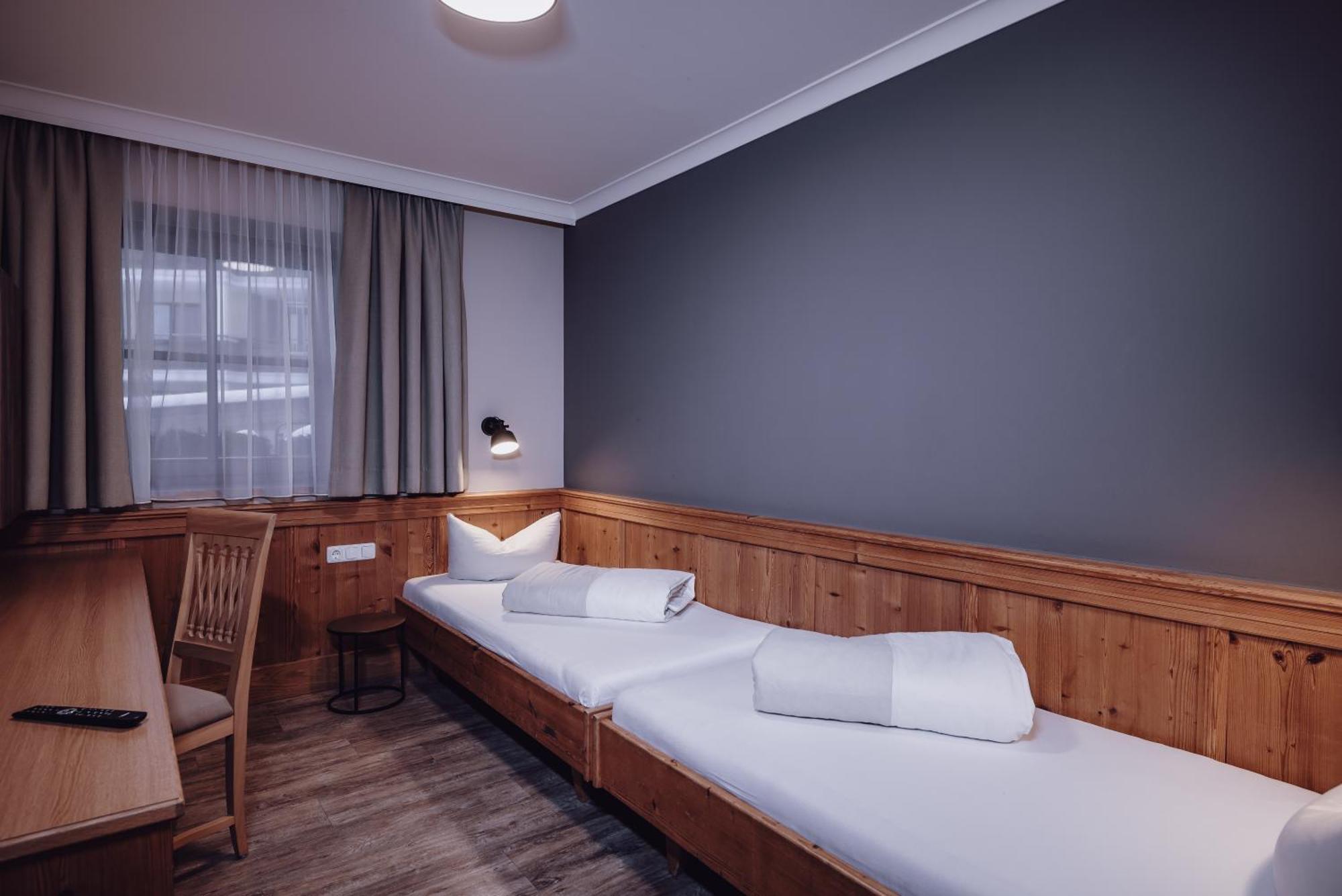 Comfort Family Suite with 2 Bedrooms and Panorama View,1549831927:JPEG