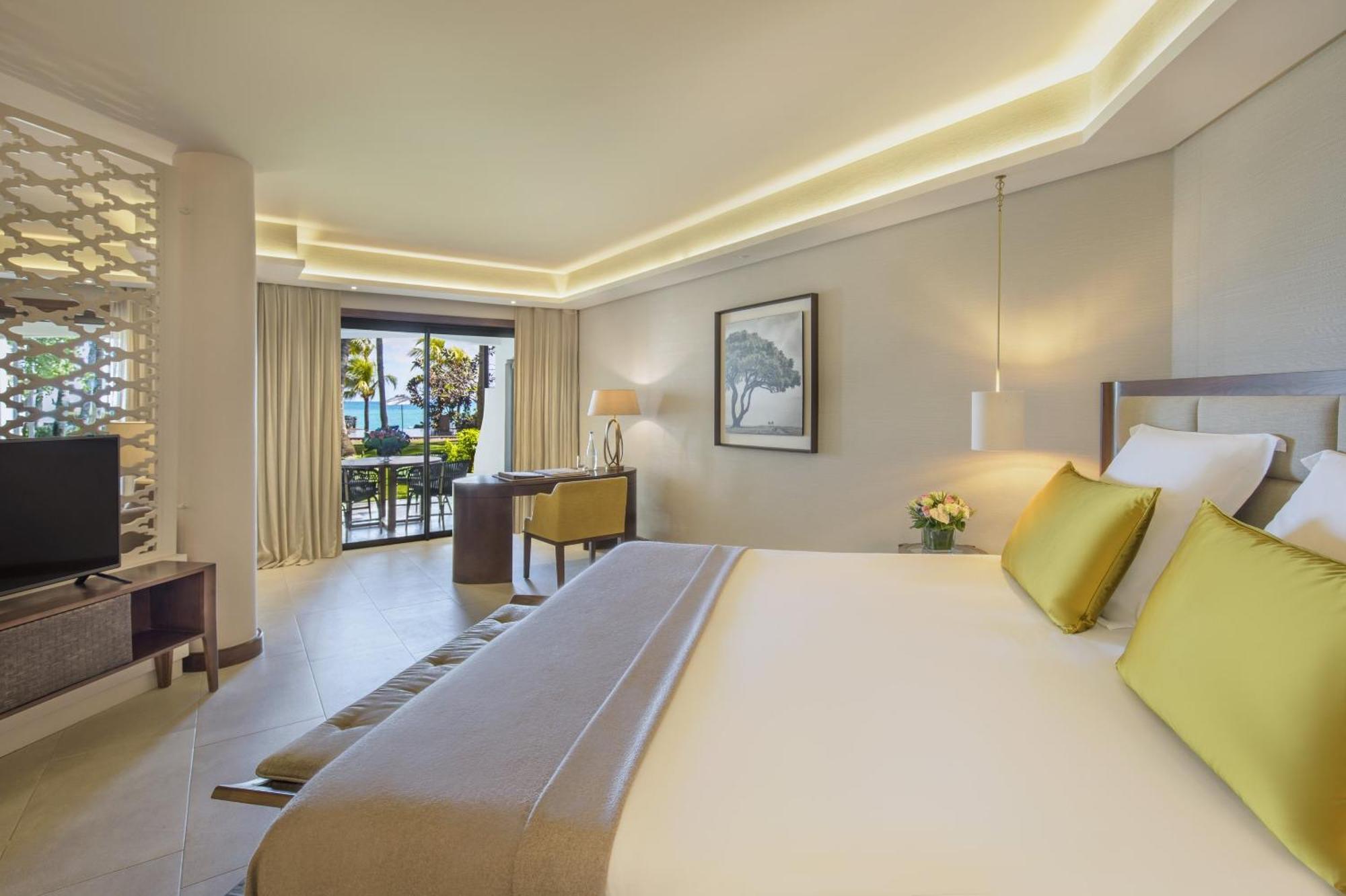 Palm Suite (2 Adults + 2 Children) + A One Hour Complimentary Massage Per Adult Only Per Stay