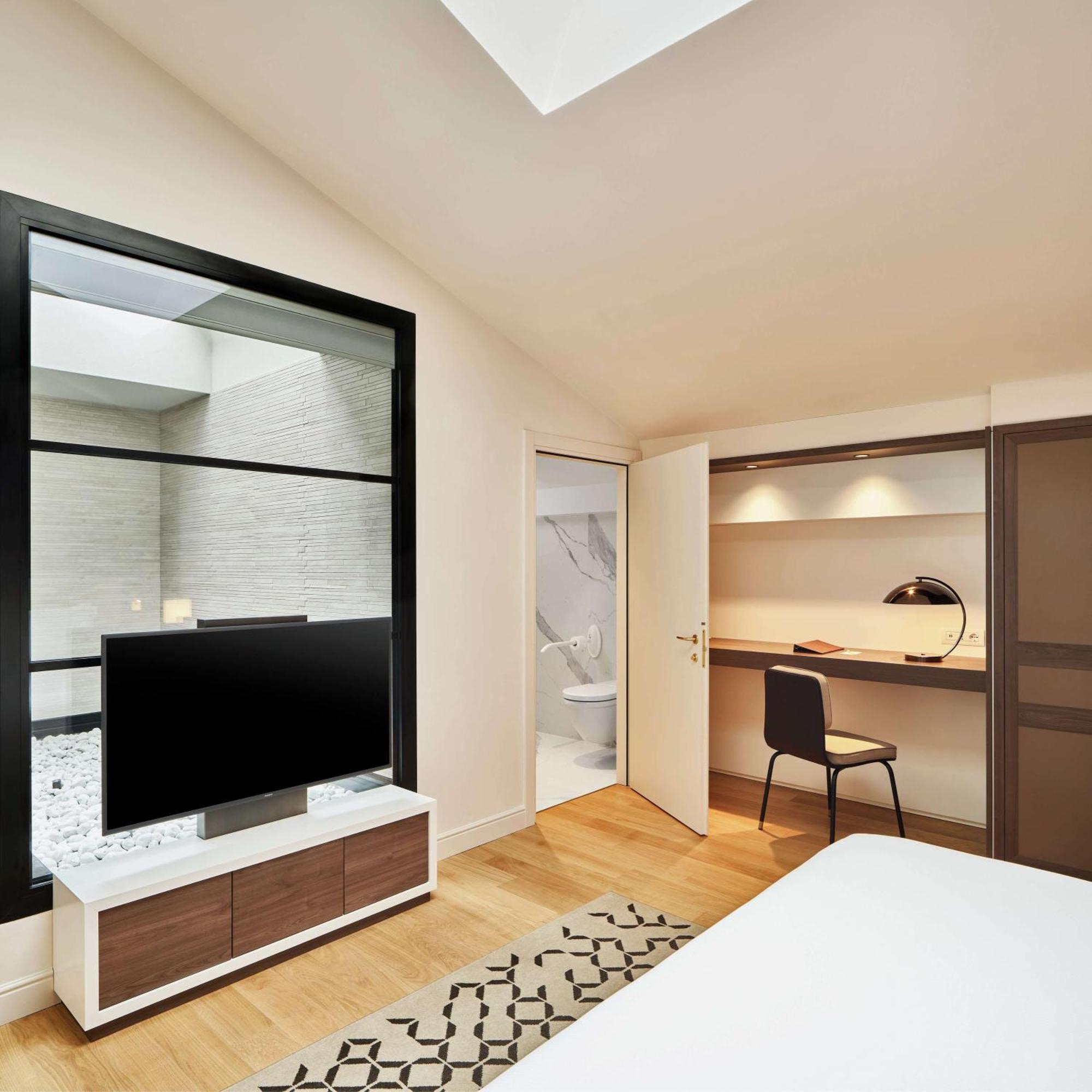 King Room Mobility Access