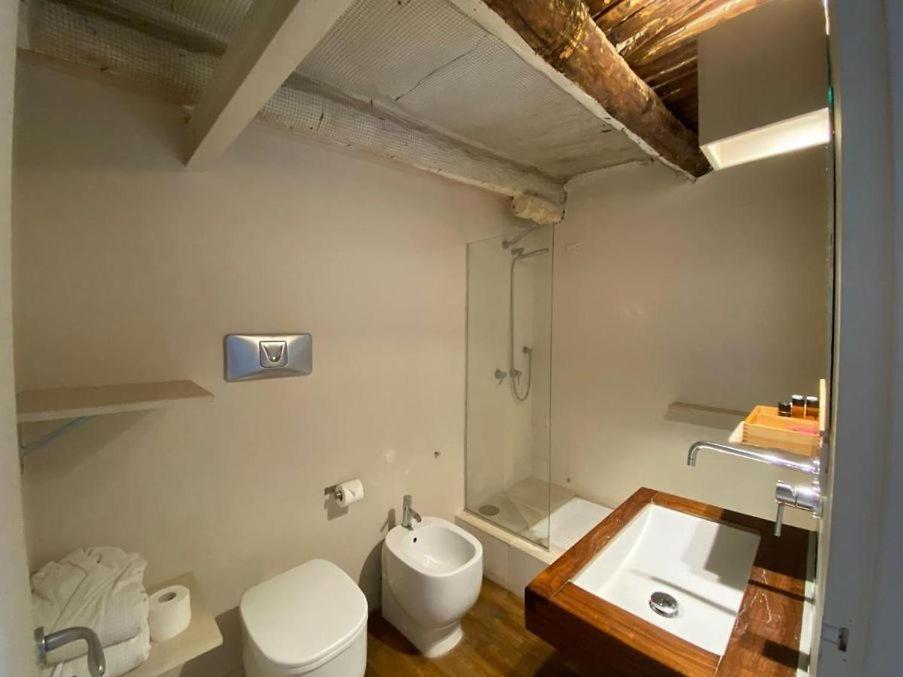 Deluxe Room,1553559895:JPEG