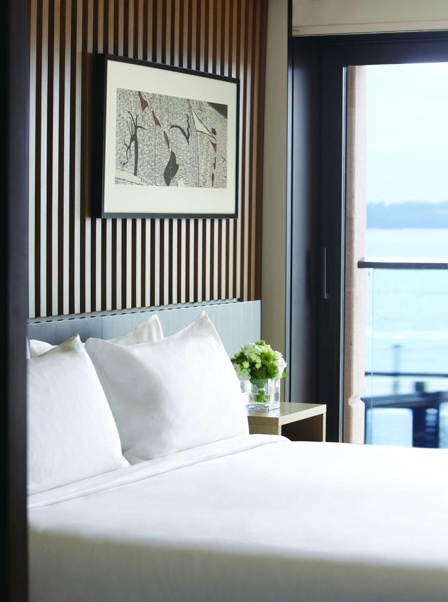 2 Twin Beds City Harbour View