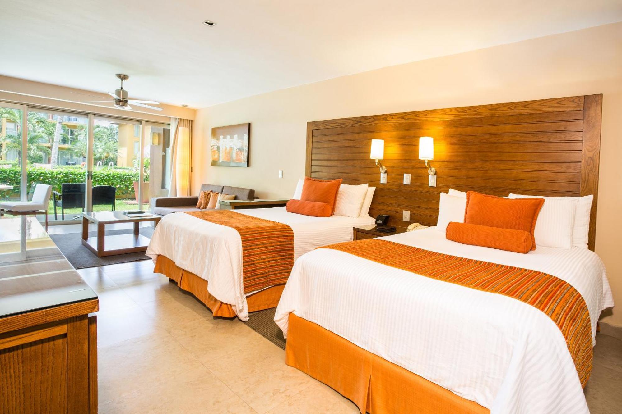 Suíte Júnior Dupla VIP Preferencial com Vista da Piscina
