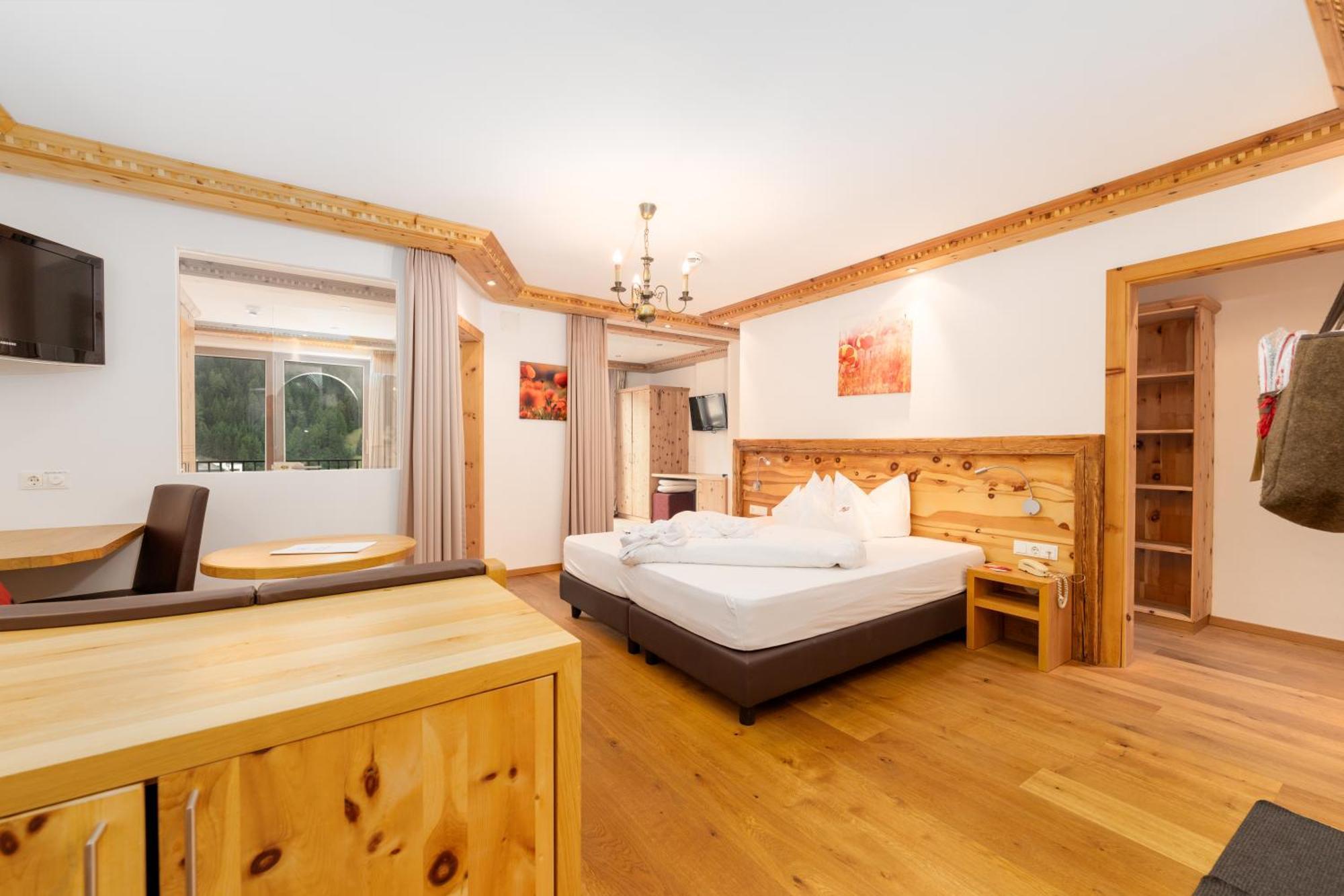 Family Suite,1555629082:JPEG