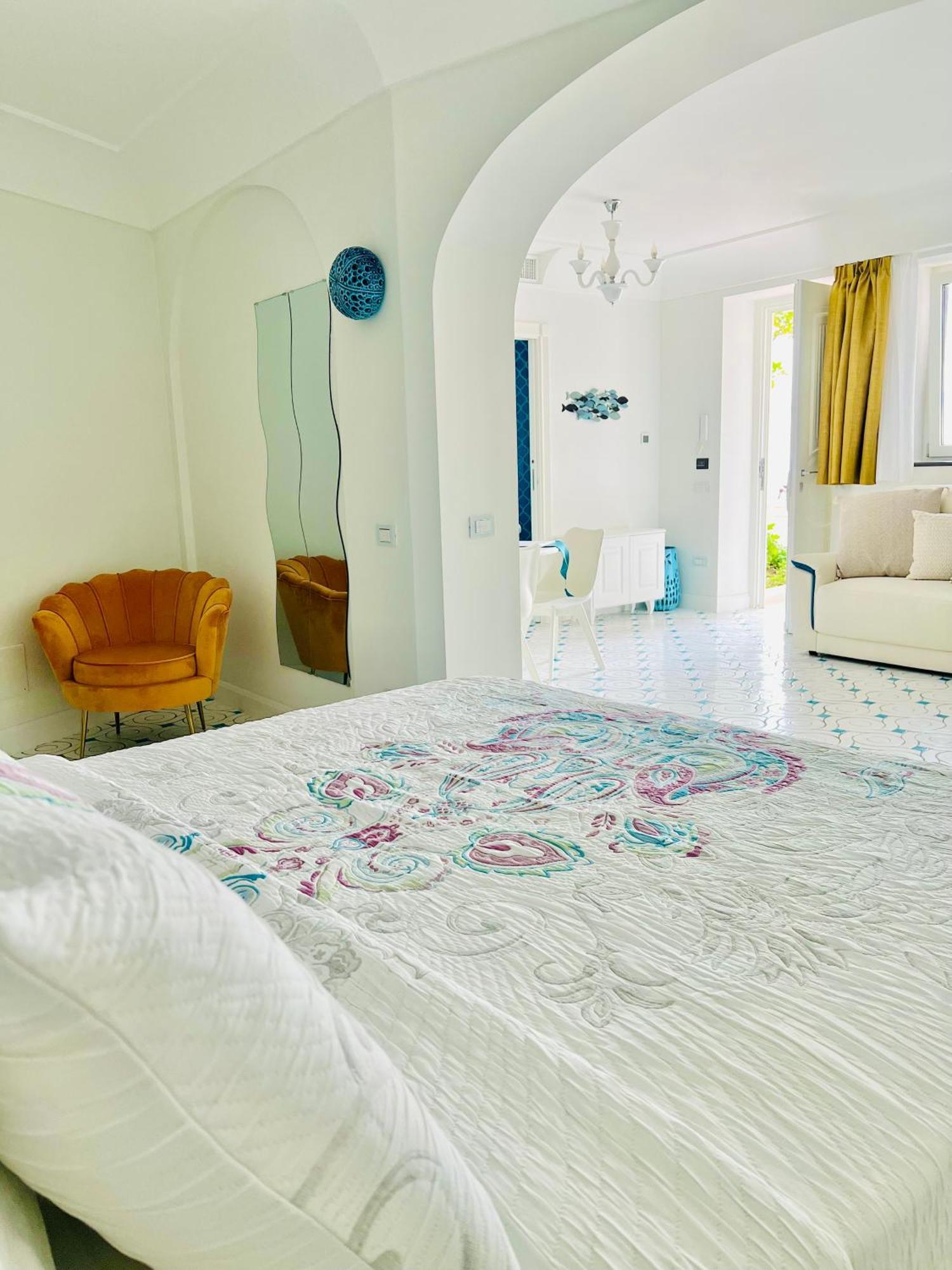 Deluxe Suite Side Sea View