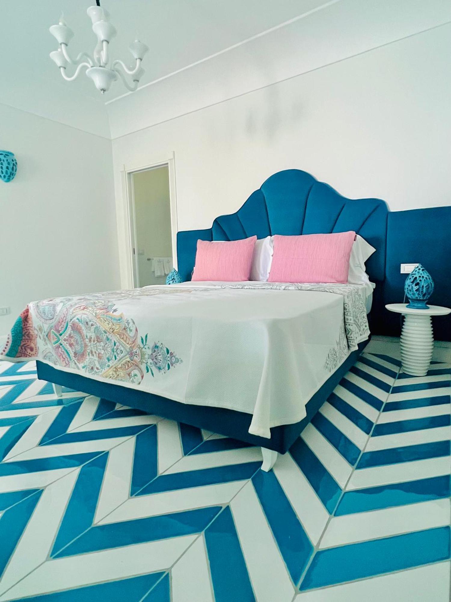 Deluxe Suite Side Sea View