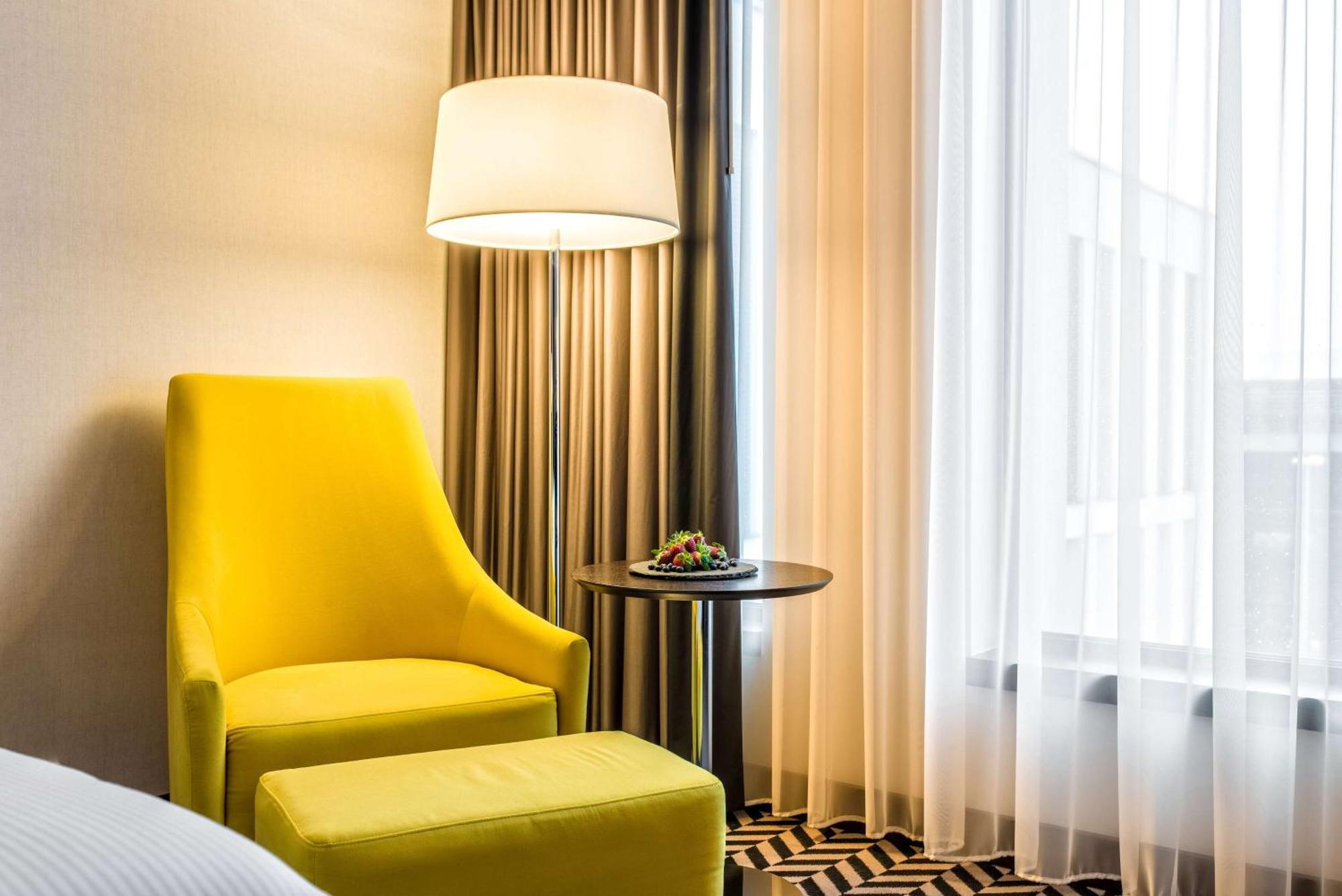 Twin Room,1557878563:JPEG