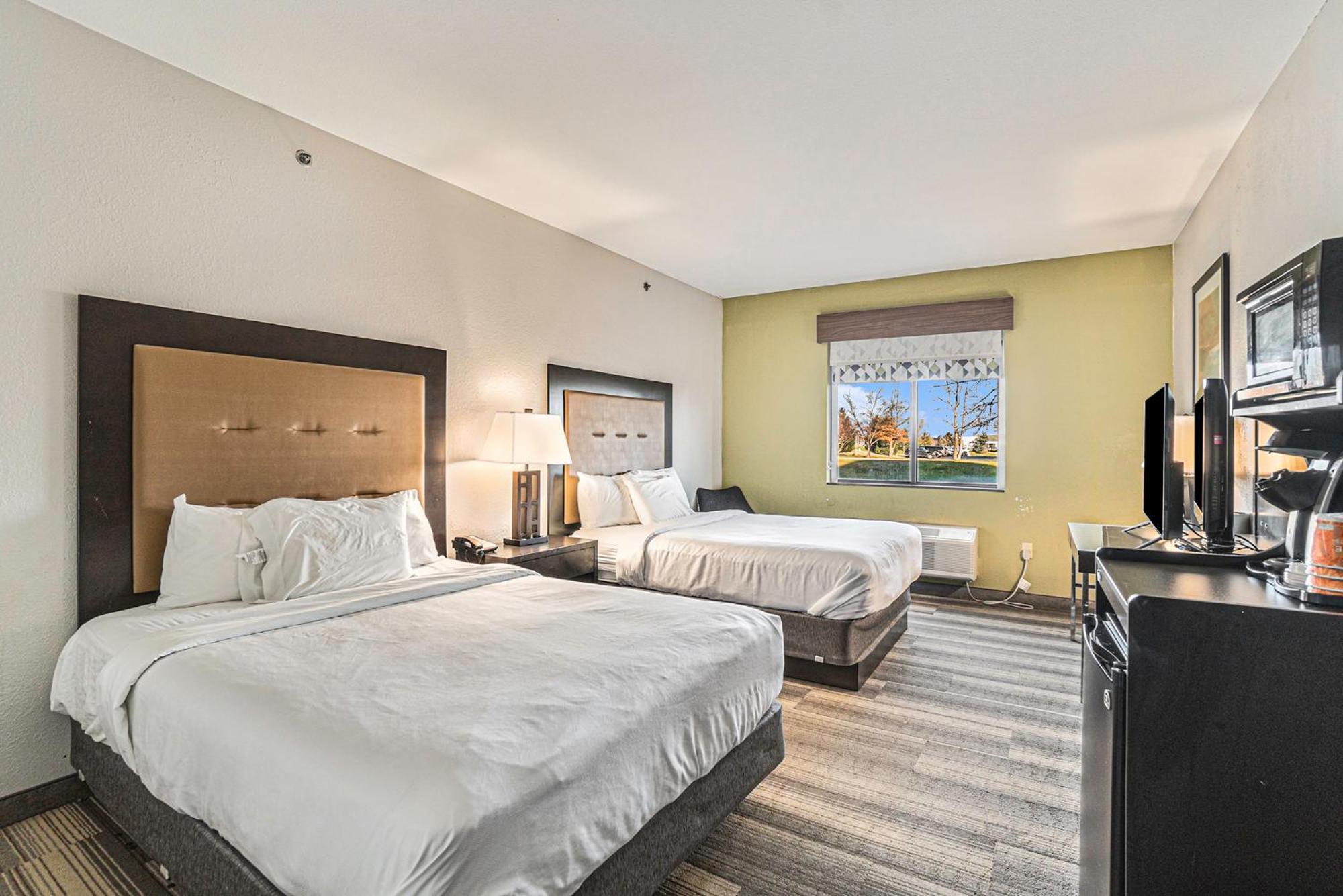 2 QUEEN BEDS-NON SMOKING,1276799179:JPEG