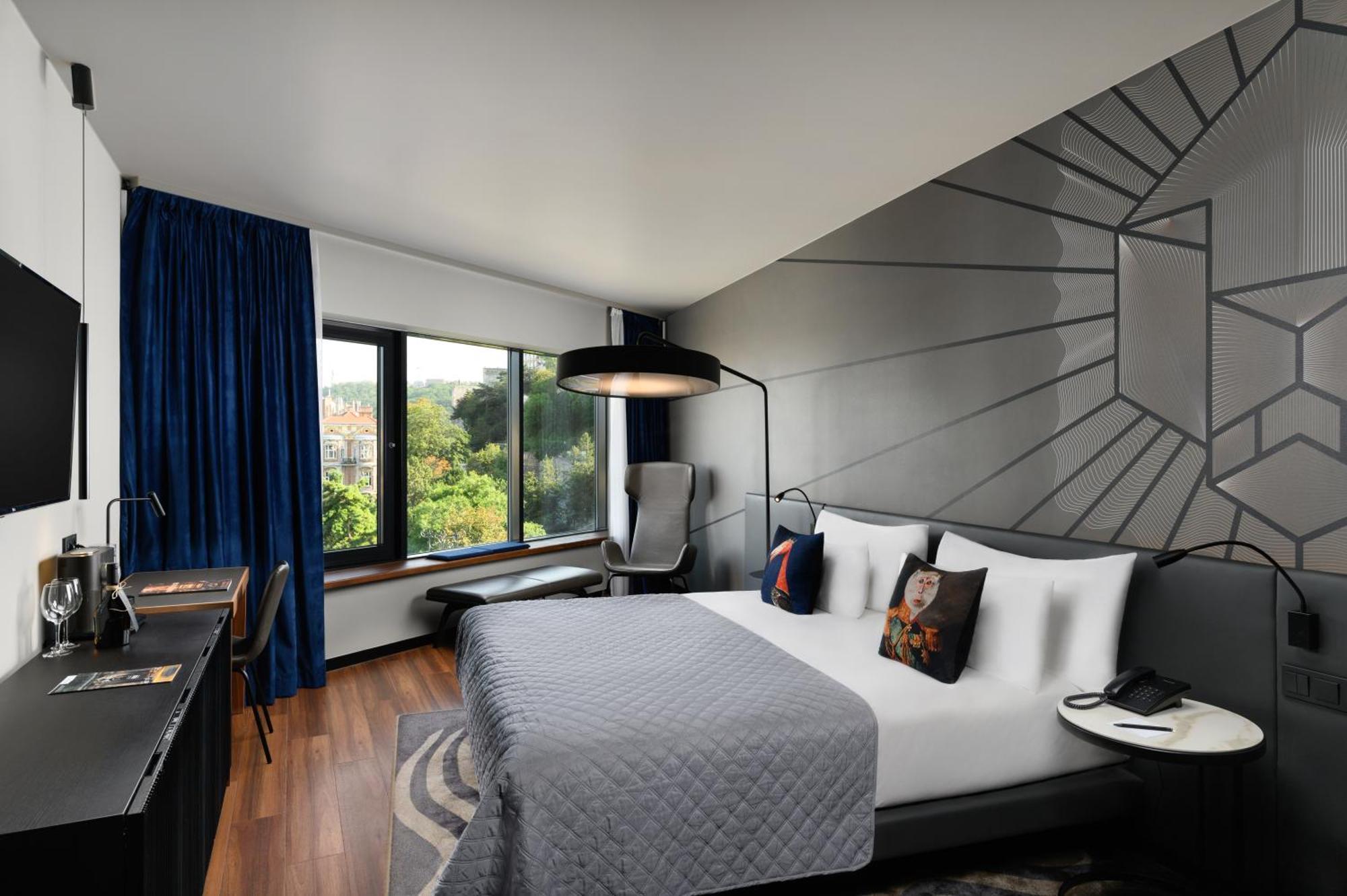 Double Room with Castle View,1572789176:JPEG