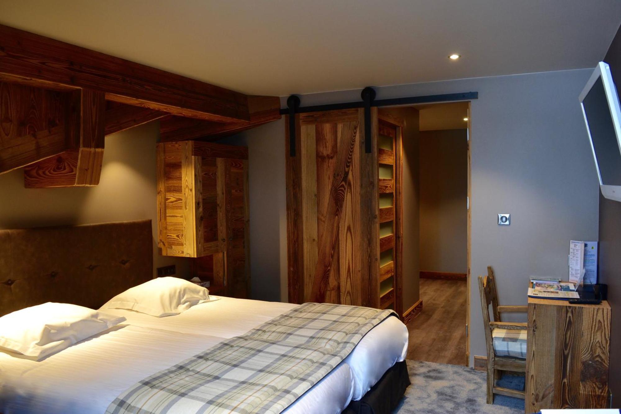 Connecting Triple Room