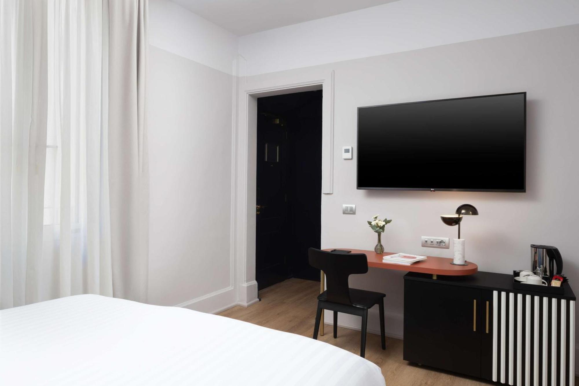 Classic Queen Room