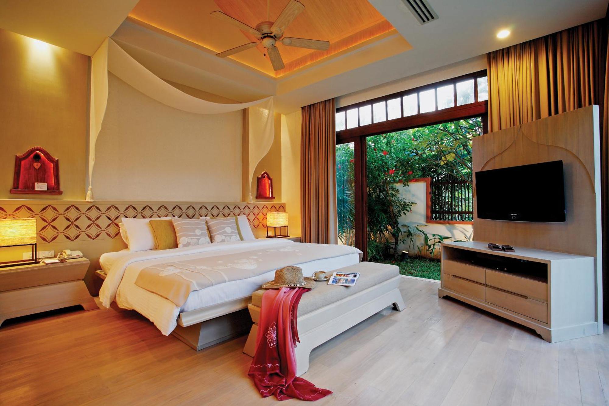 Family Pool Villa