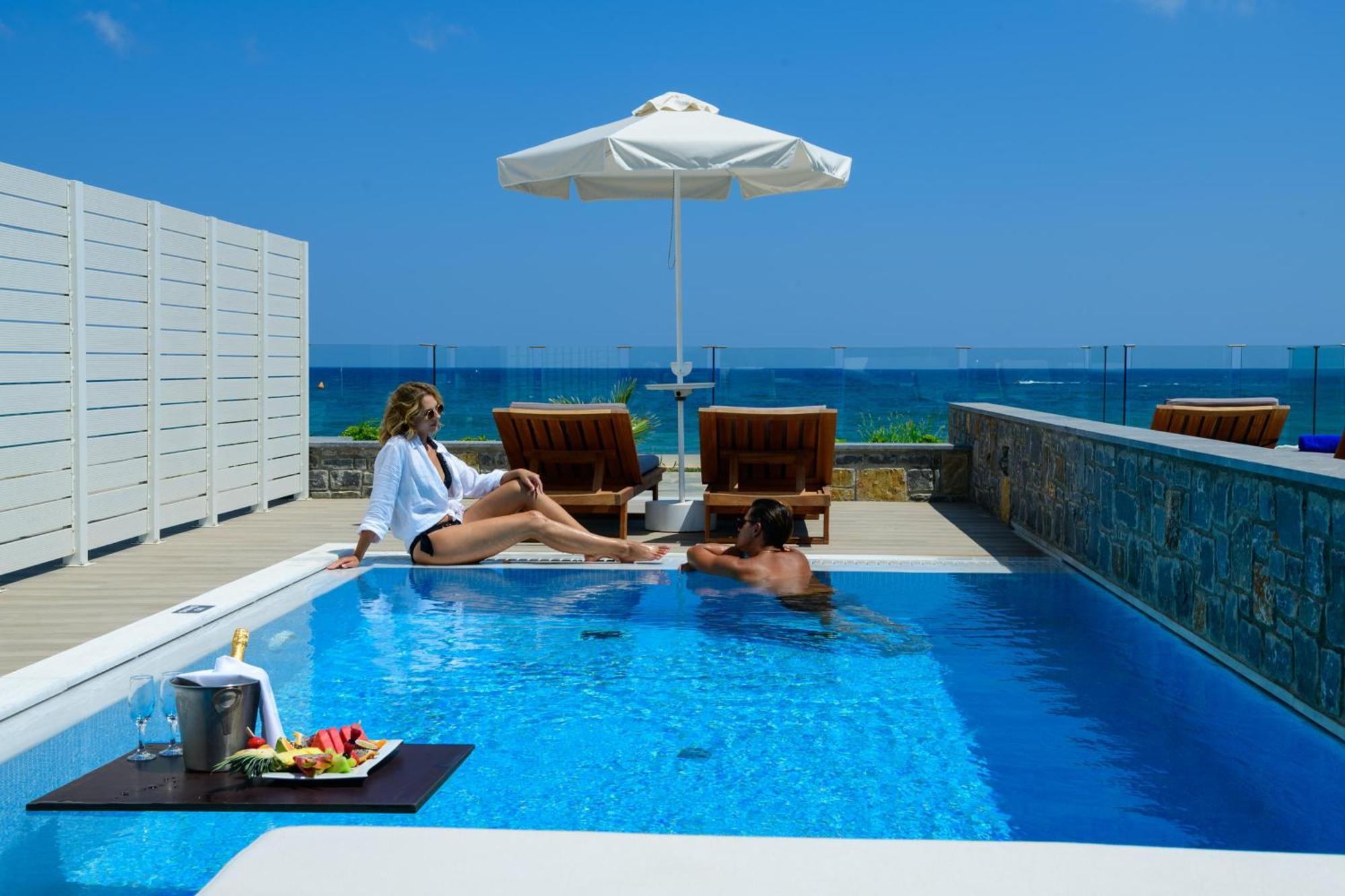 Suite Bungalow Deluxe Artemis - Côté Plage - Décloisonnée avec Piscine Privée