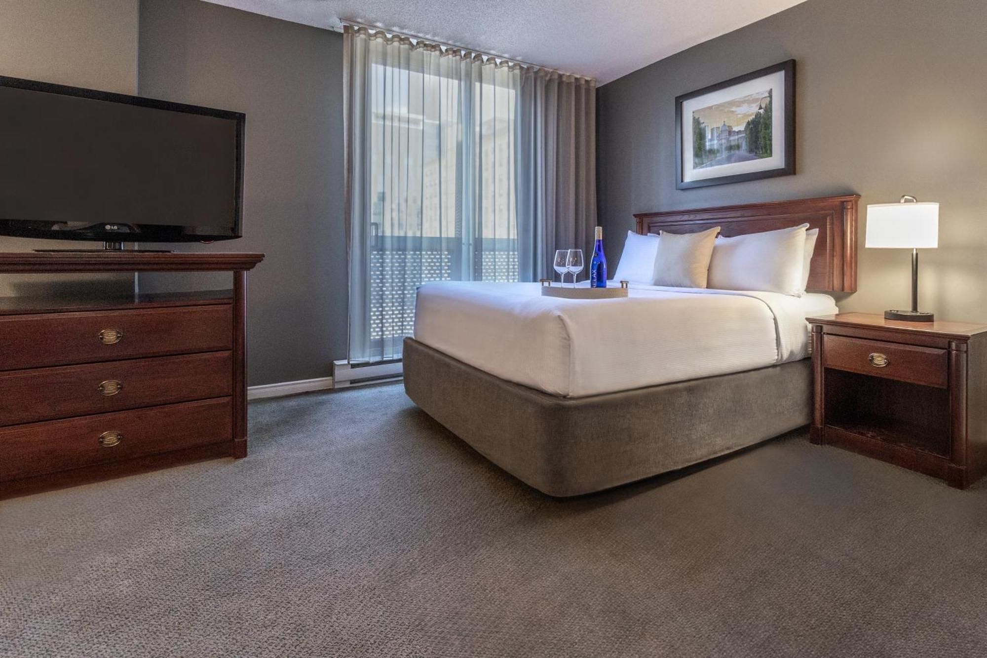 Studio met Queensize Bed