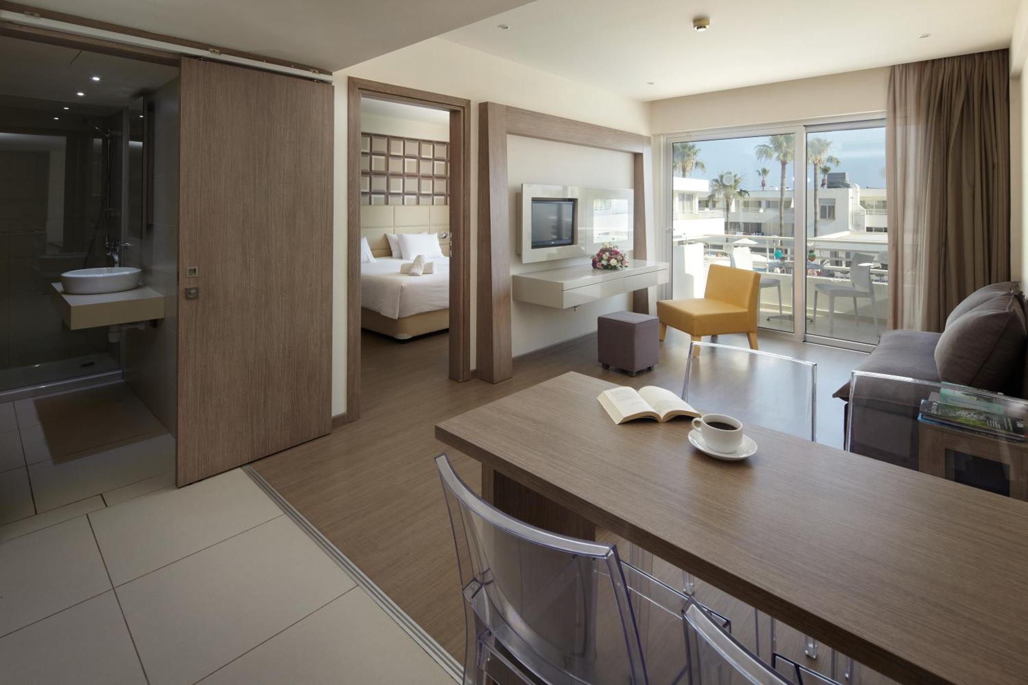 Appartement met Uitzicht op het Zwembad