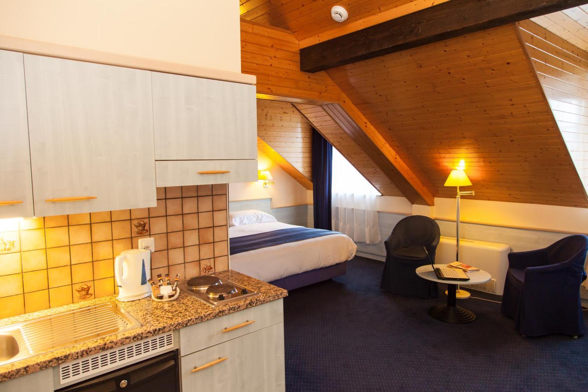 Superior Double Room Kitchenette