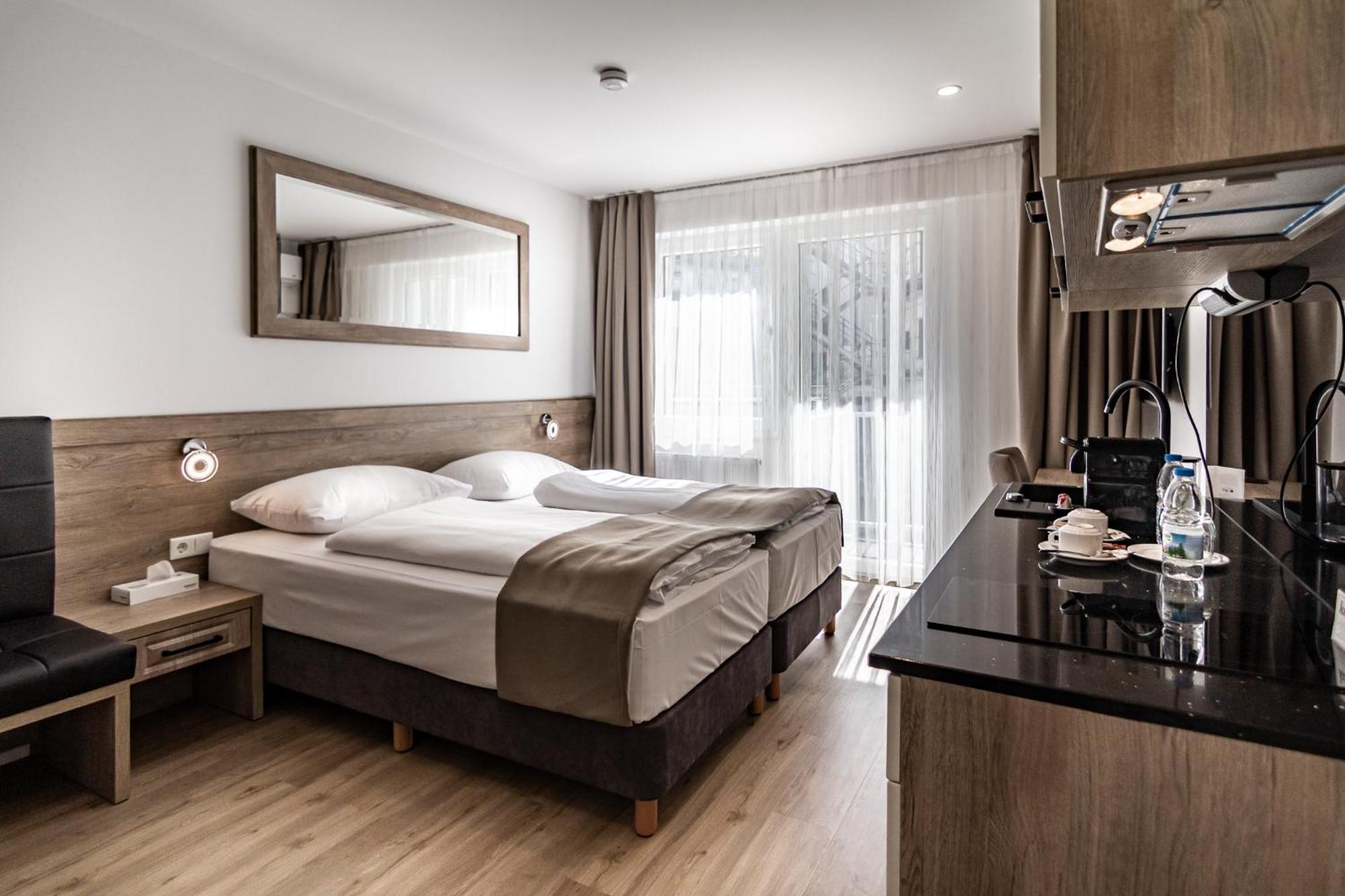Superior Single Room,670486914:JPEG