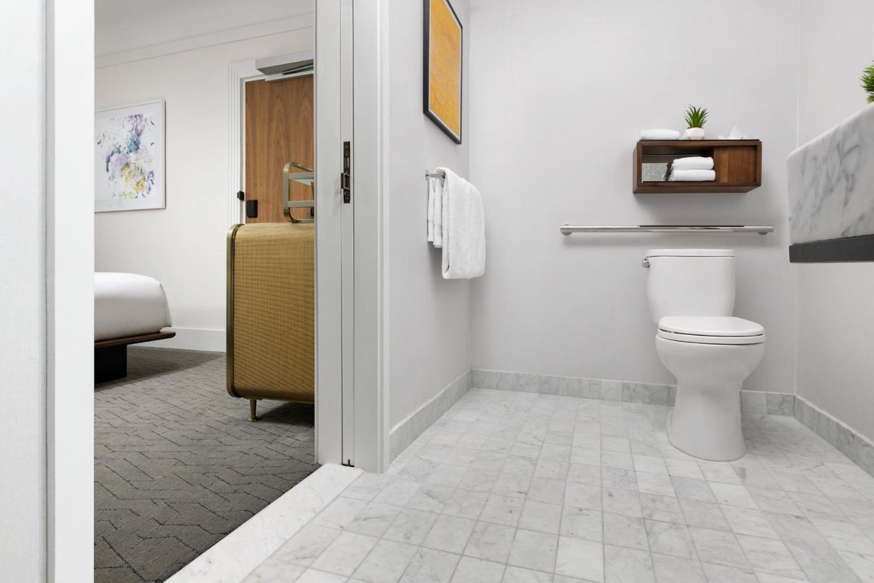 Queen Room - Disability Access