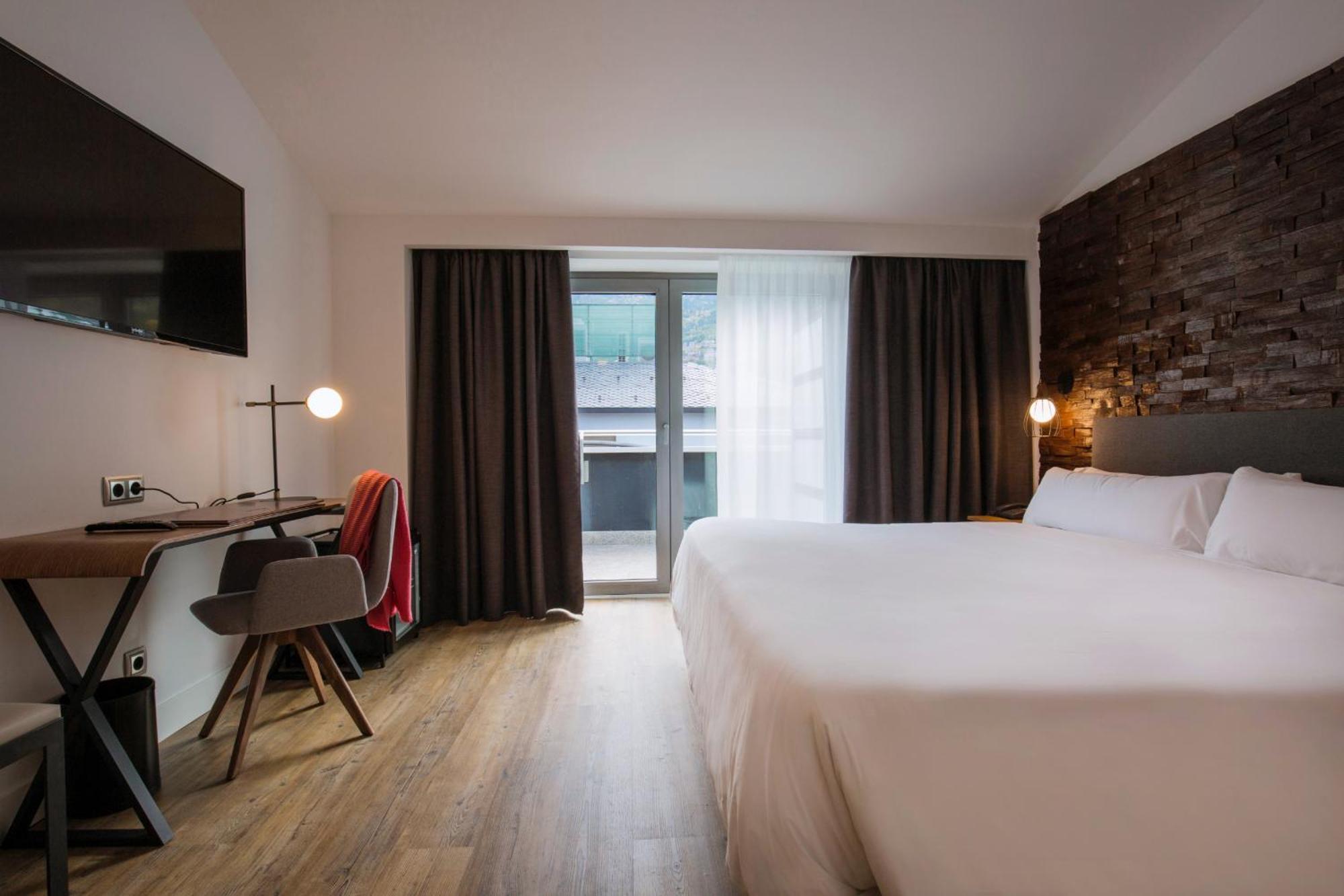Deluxe Double or Twin Room Balcony