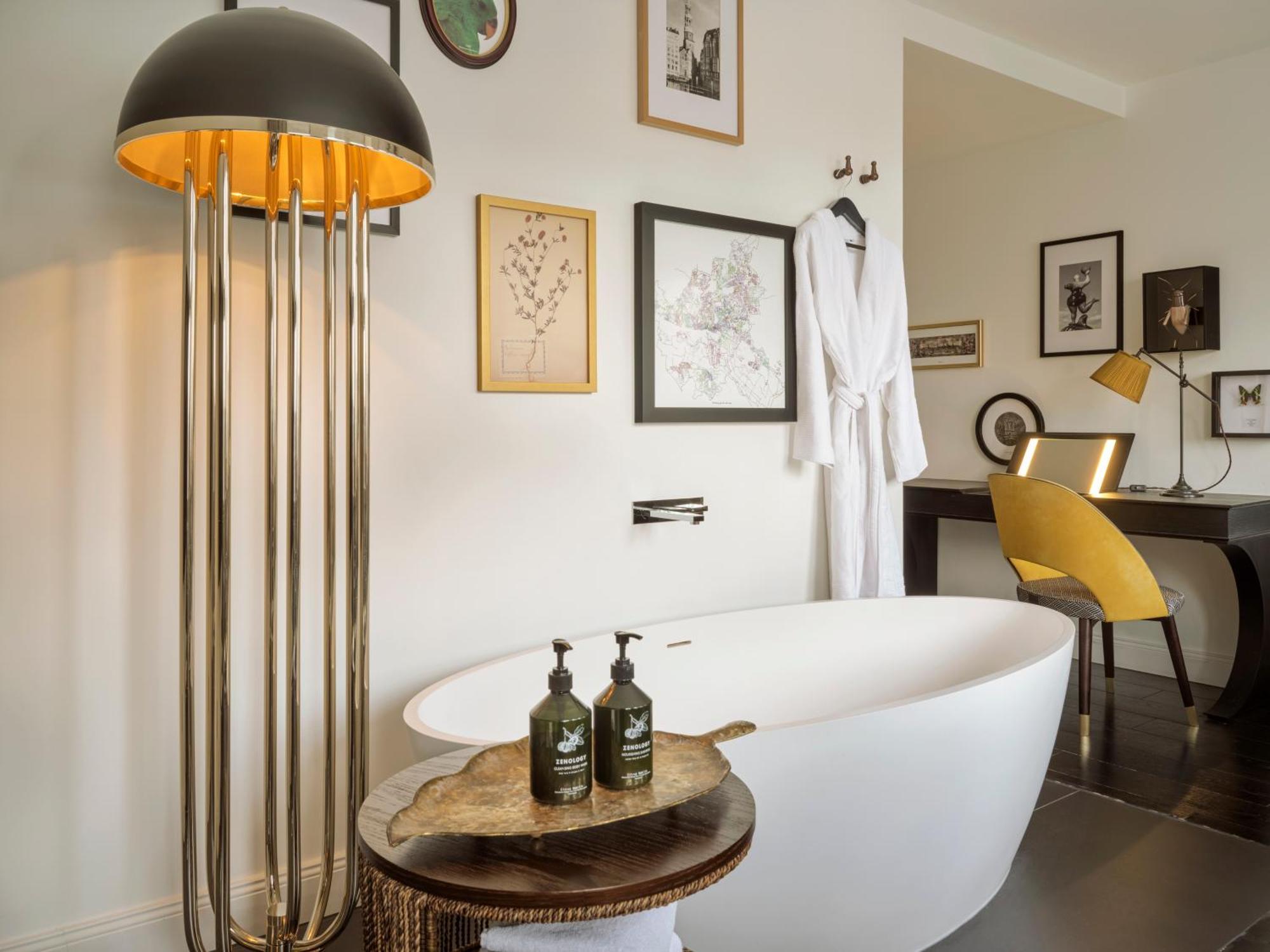 Nikolai Suite