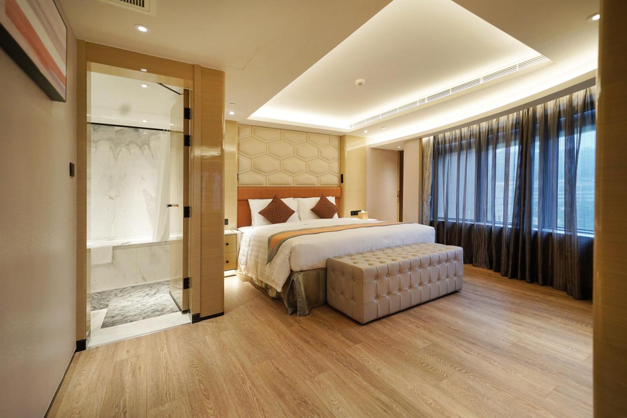 Golden Suite Double Room
