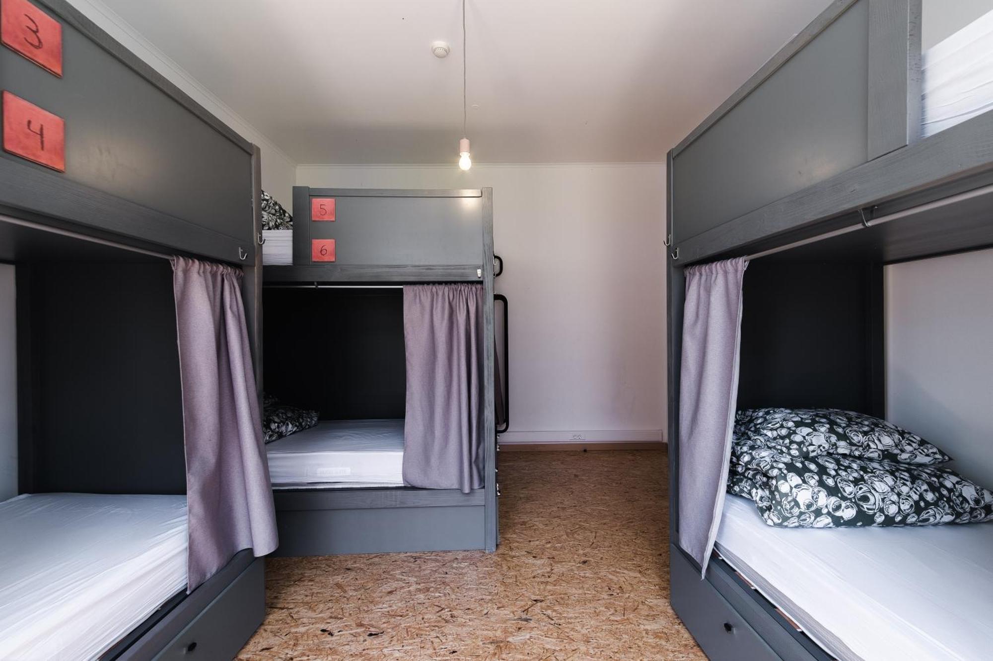 Posto Letto in Dormitorio Femminile con 8 Letti e Bagno Interno