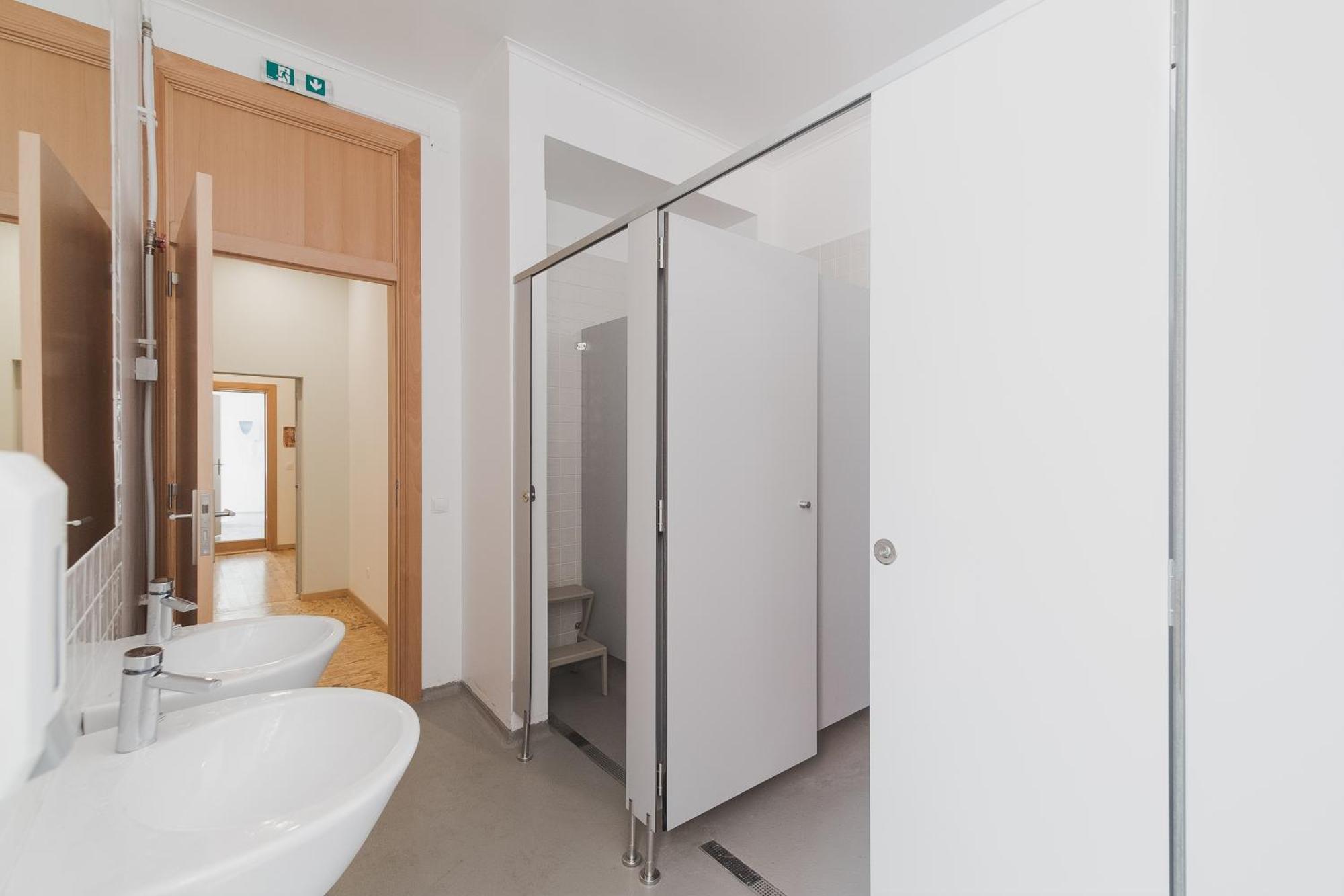 Camera Matrimoniale con Bagno in Comune