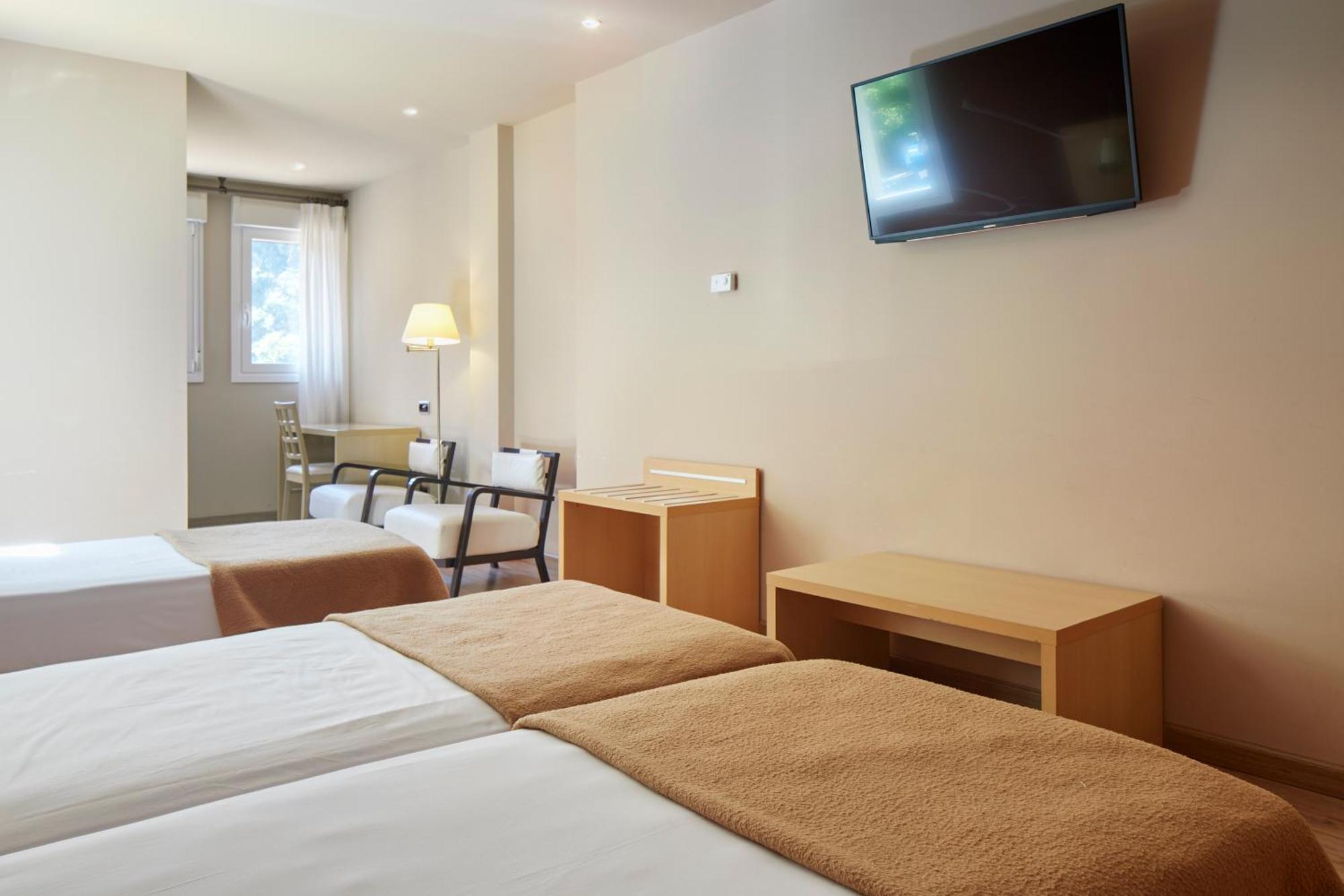 Basic Triple Room
