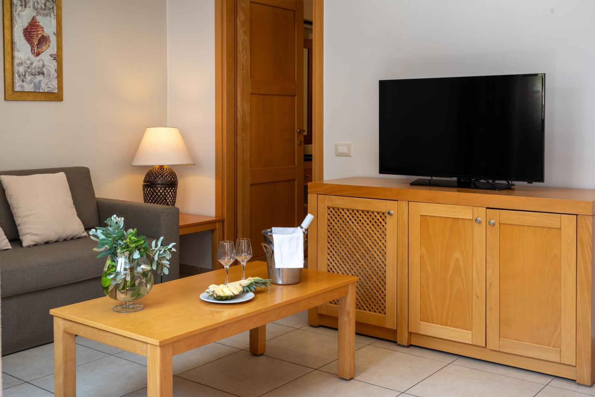 Suite mit 2 Schlafzimmern, Meerblick und eigenem Pool