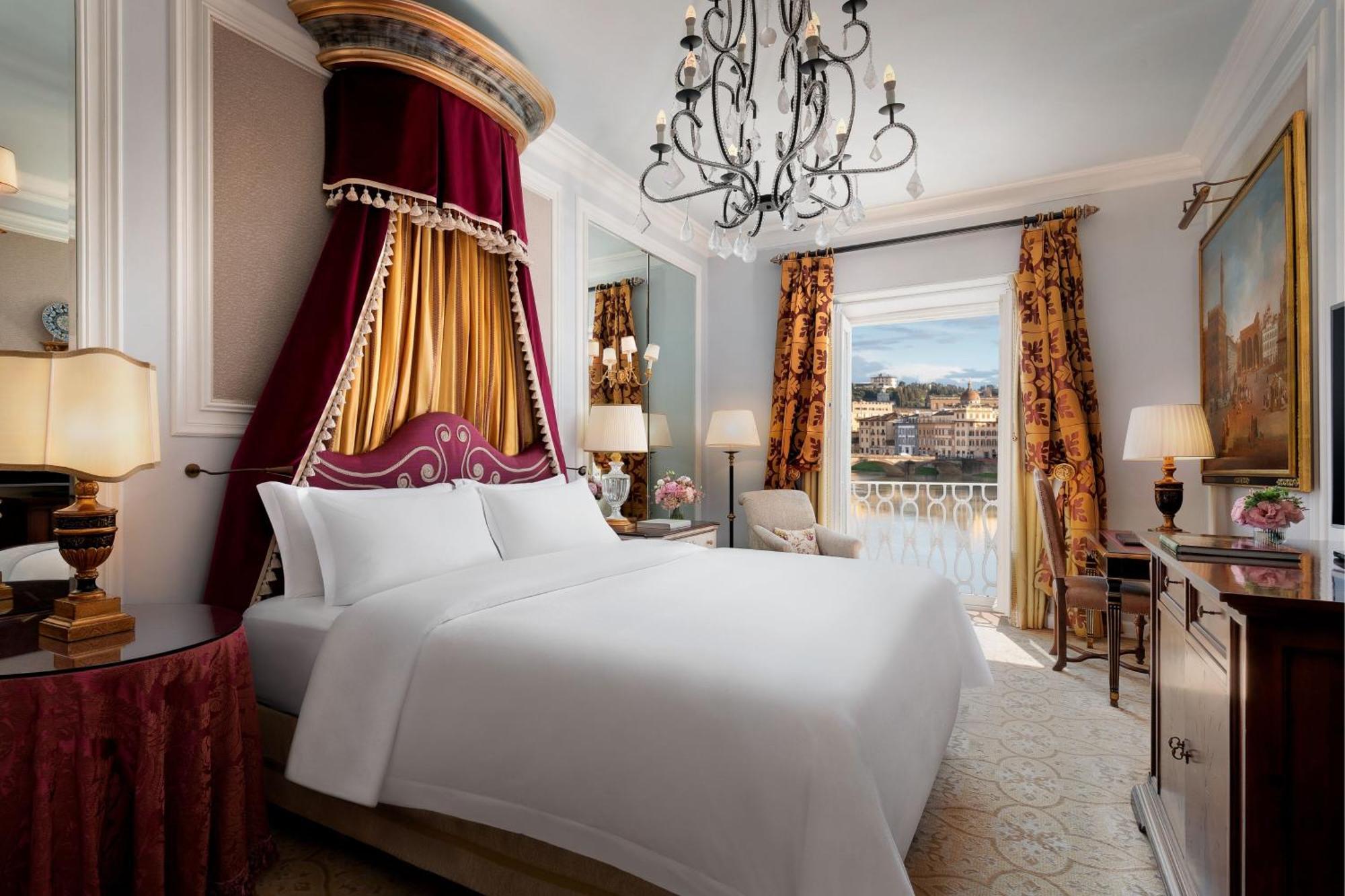 Arno River Deluxe Guest room One King