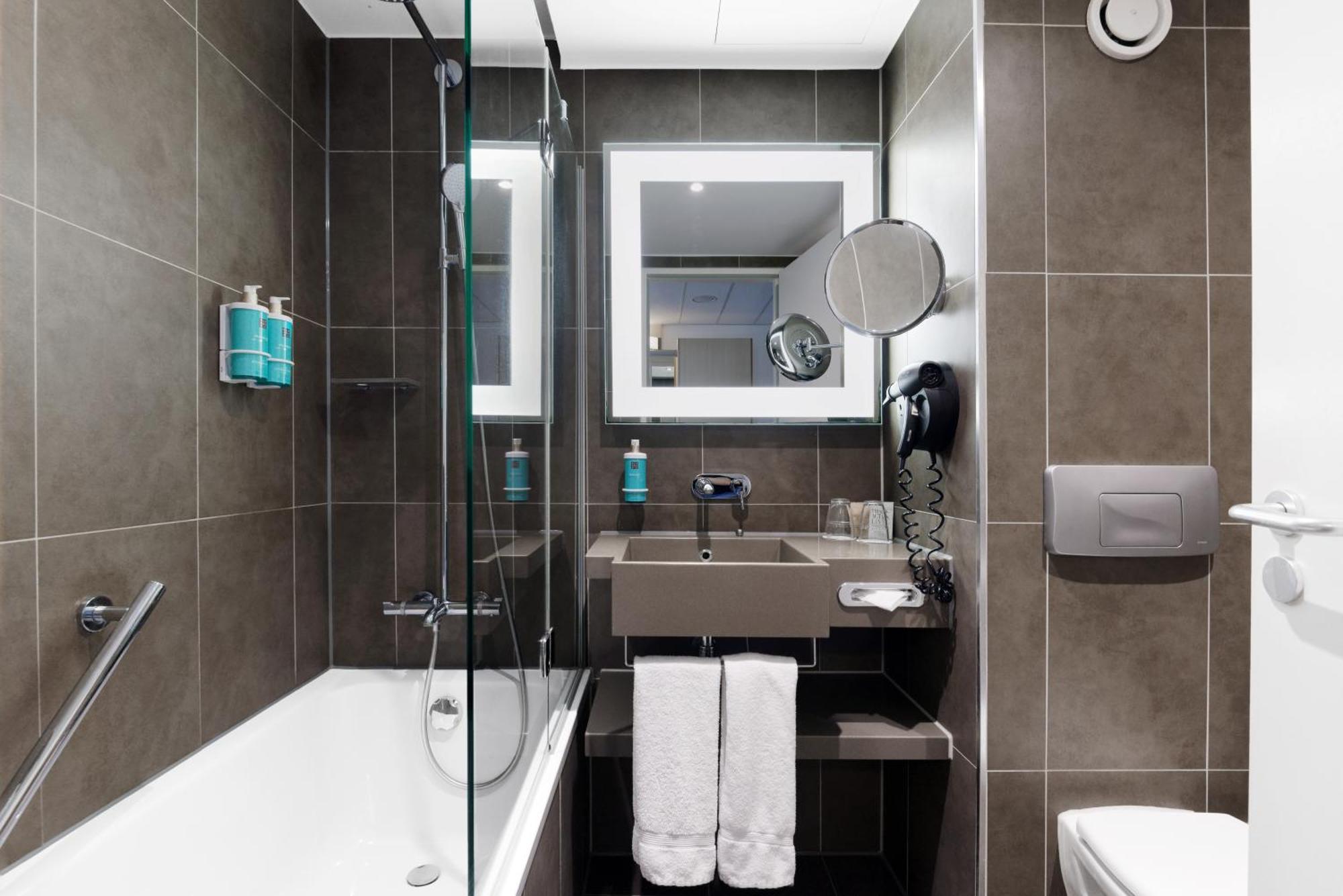 Superior double room with sofa bed,1661105729:JPEG